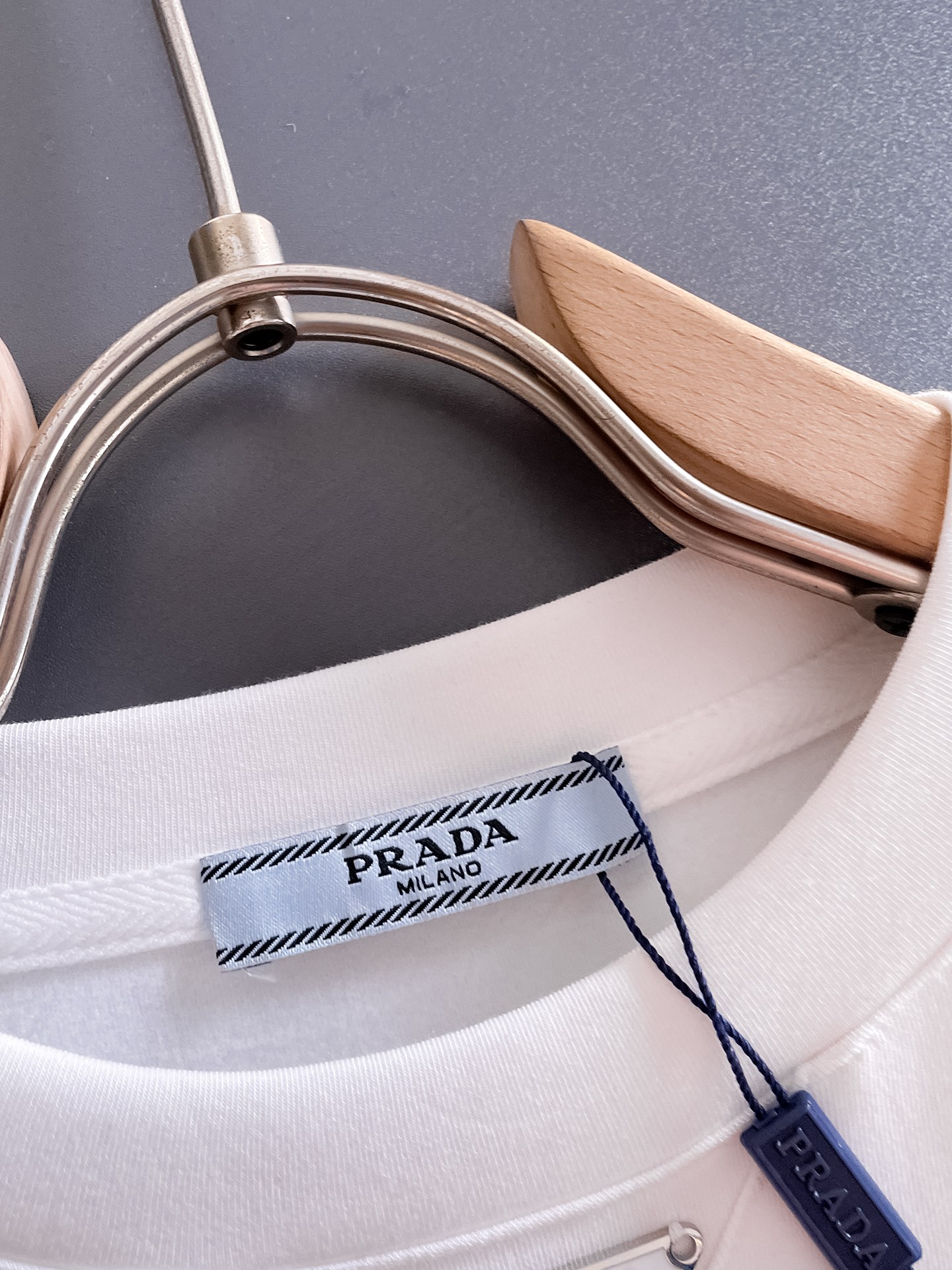 普拉达 Prada 高定典藏名品高定成衣时装外套连衣裙衬衫T恤 #1CC66179 2