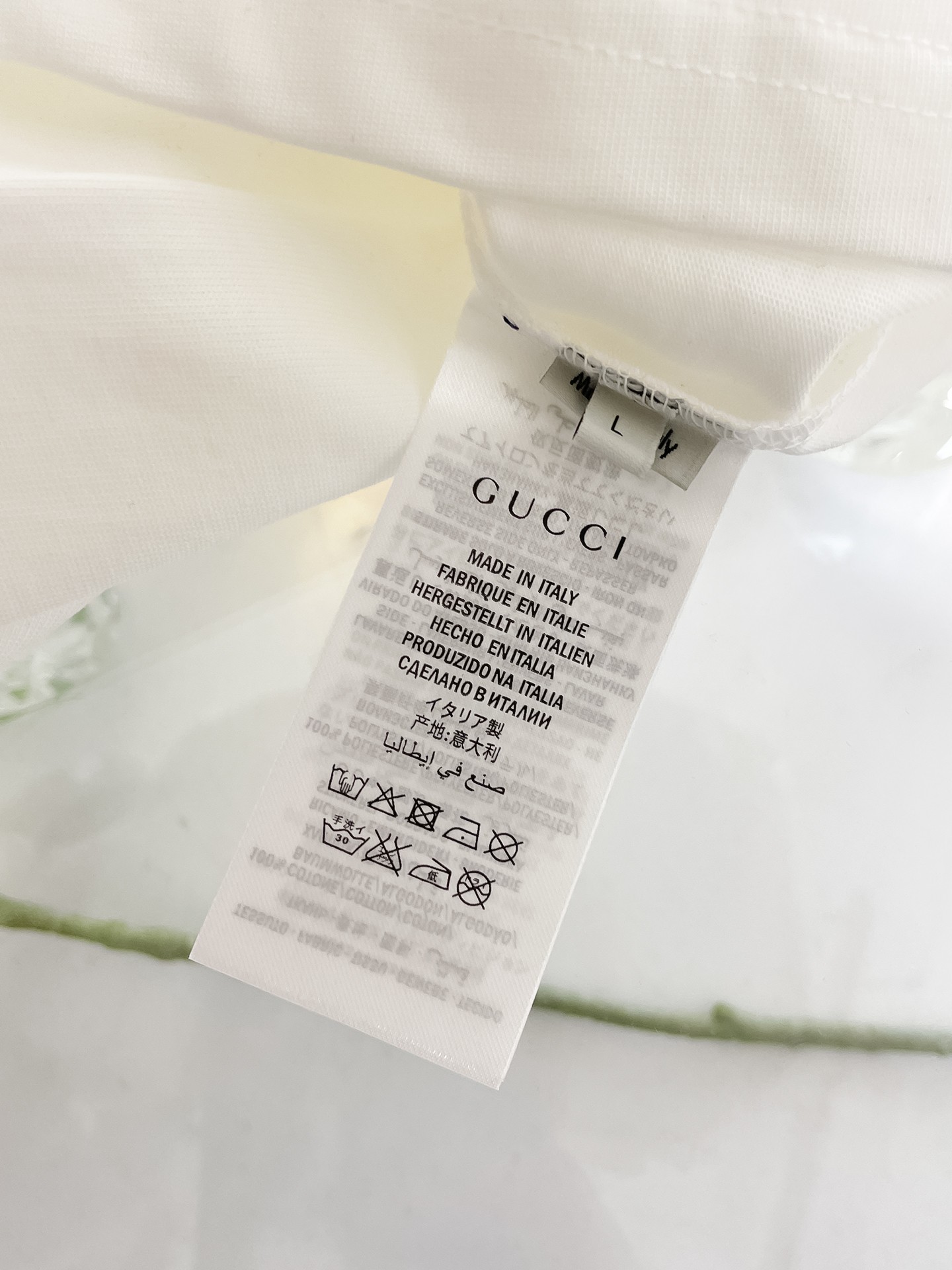   GUCCI古驰 新款短袖 日常出门闭眼搭定制丝光弹力棉面料短袖T恤 魅力在于创造了简约奢华感的时尚,