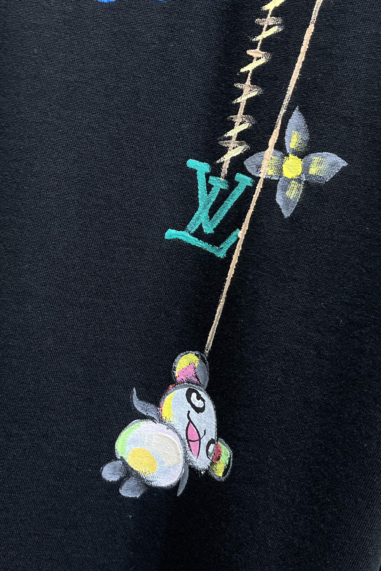  LV 高定面料 玉蚕丝般的丝滑 2025春夏新品上市🍃时尚经典圆领短袖👍🏻时尚单品设计，更加时尚舒适，