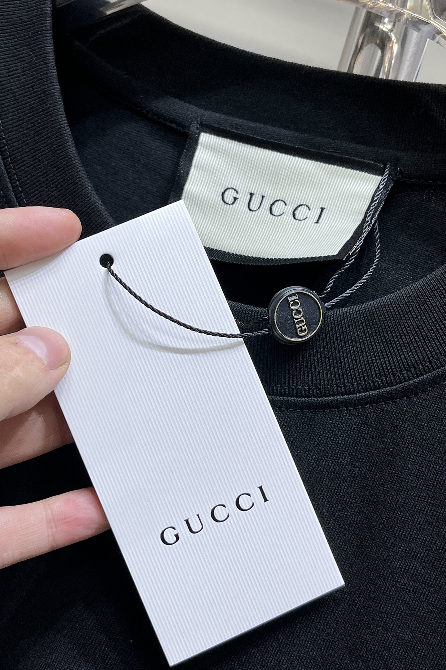   GUCCI古驰 新款短袖 日常出门闭眼搭定制丝光弹力棉面料短袖T恤 魅力在于创造了简约奢华感的时尚,