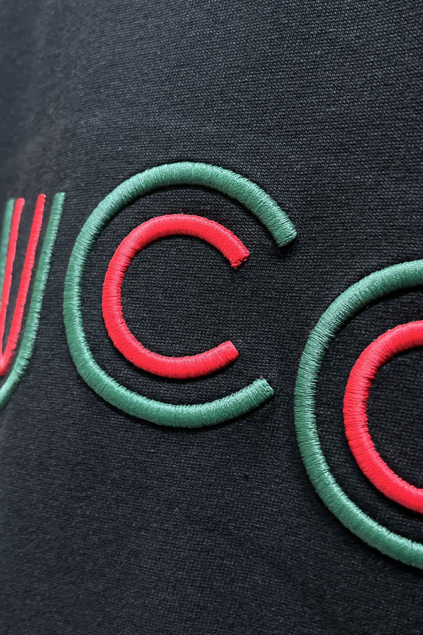   GUCCI古驰 新款短袖 日常出门闭眼搭定制丝光弹力棉面料短袖T恤 魅力在于创造了简约奢华感的时尚,