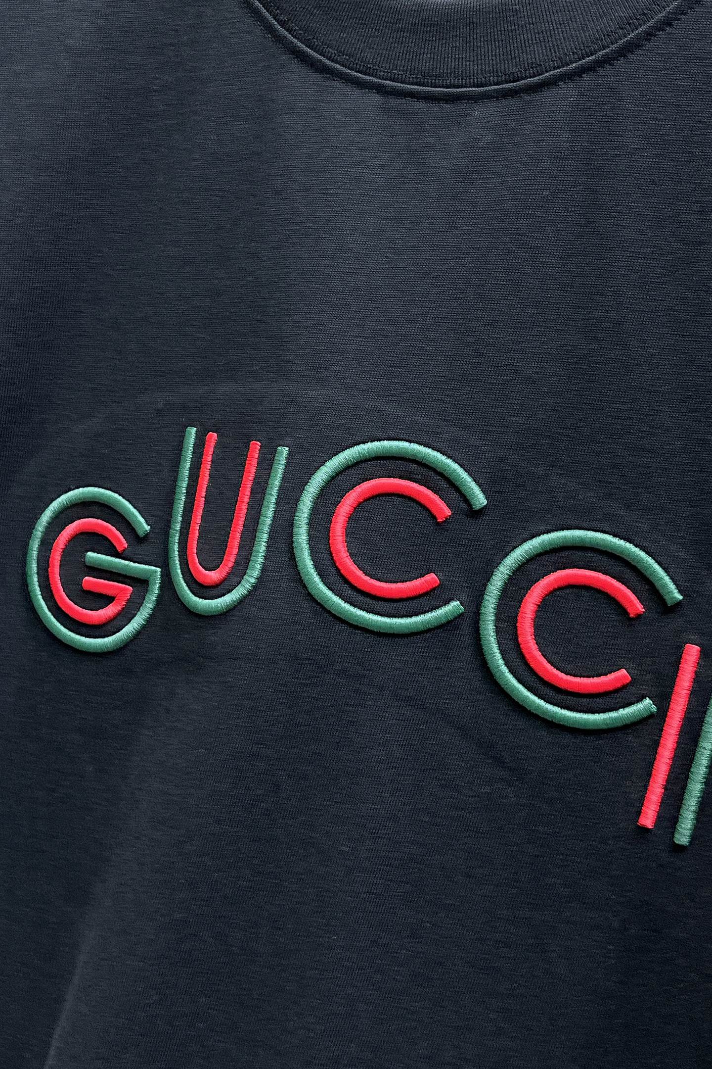   GUCCI古驰 新款短袖 日常出门闭眼搭定制丝光弹力棉面料短袖T恤 魅力在于创造了简约奢华感的时尚,