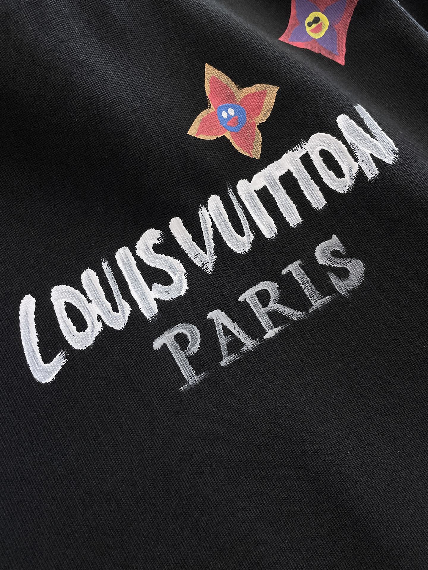  LV 高定面料 玉蚕丝般的丝滑 2025春夏新品上市🍃时尚经典圆领短袖👍🏻时尚单品设计，更加时尚舒适，