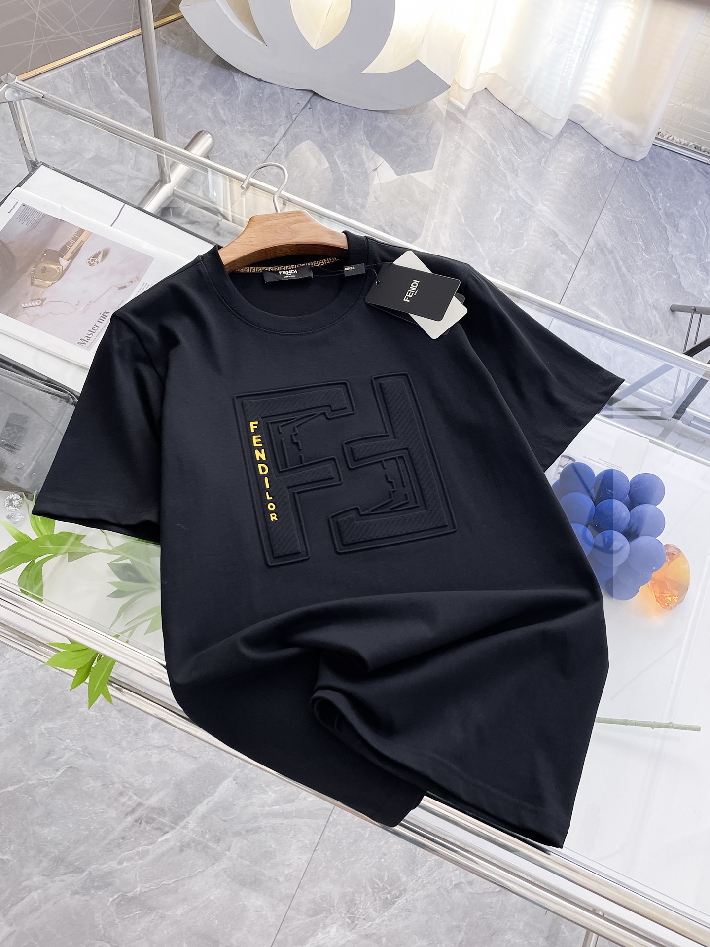 NO:158972,Fendi's new round neck short sleeve concave and convex craftsmanship is more fashionable and comfortable, the upper body is very stylish, customer-supplied auxiliary materials, imported high-end fabrics with very delicate texture, exquisite details and exquisite craftsmanship, and extremely shaping. It can be matched with any fashion, and the style is super good. A must-have item for trendy men. Size M-XXXL. Color is black. White, fendi, T-shirt, alexander wang19860909芬迪 新款圆领短袖凹凸工艺,更加时尚舒适,上身非常有型, 客供辅料,客供进口高档面料质感非常细腻,细节工艺精湛考究,塑造性极高的一款单品,任何时装都可以搭配,版型超级好 潮男必备单品 尺码M-XXXL 颜色黑. 白,,fendi,T-shirt,alexander wang,Men's clothing