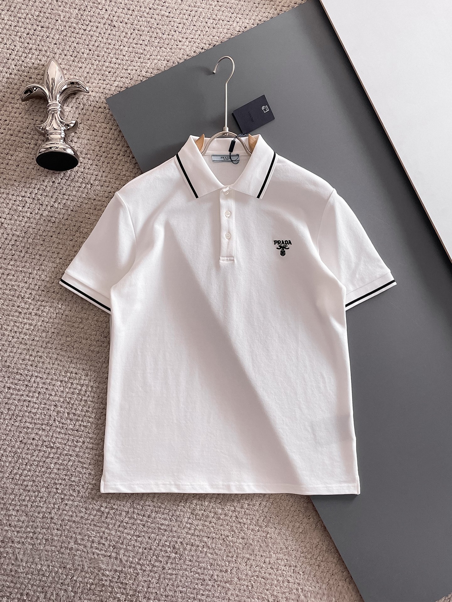 普拉达新款网眼珠地棉布翻领短Tee，男士经典标识刺绣商务休闲短袖Polo衫，客供面料进口100%密织珠地