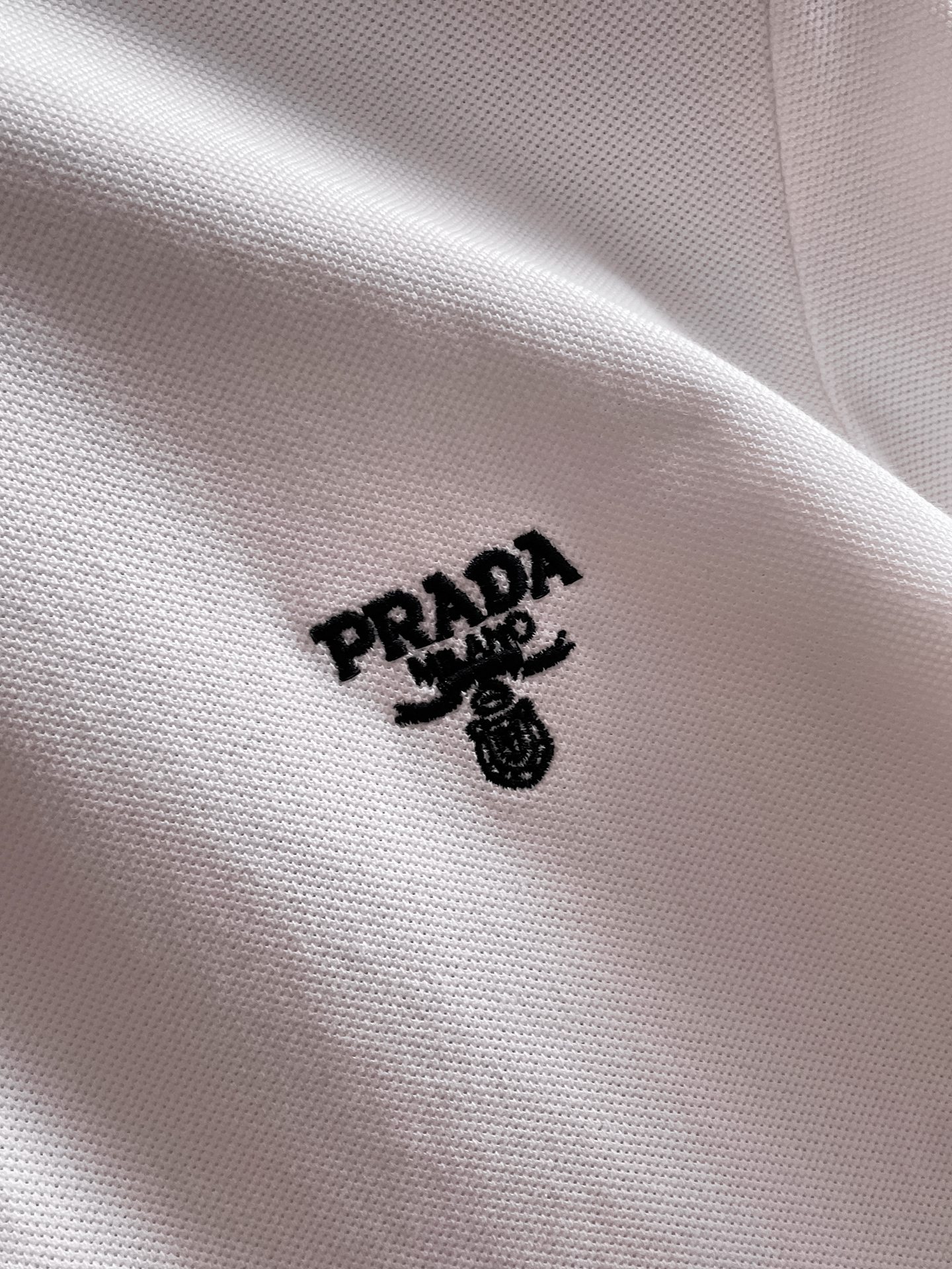 普拉达新款网眼珠地棉布翻领短Tee，男士经典标识刺绣商务休闲短袖Polo衫，客供面料进口100%密织珠地