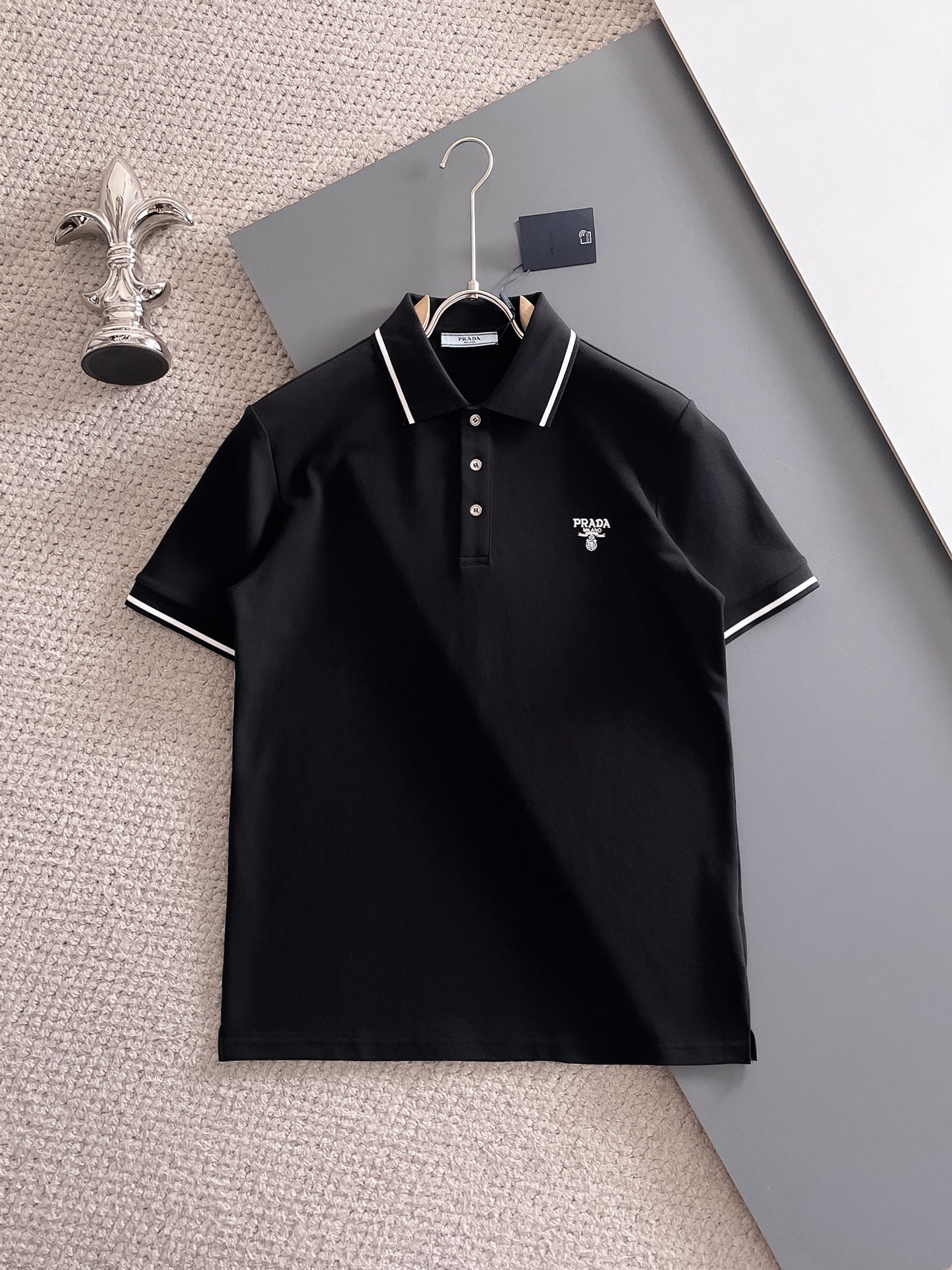 普拉达新款网眼珠地棉布翻领短Tee，男士经典标识刺绣商务休闲短袖Polo衫，客供面料进口100%密织珠地