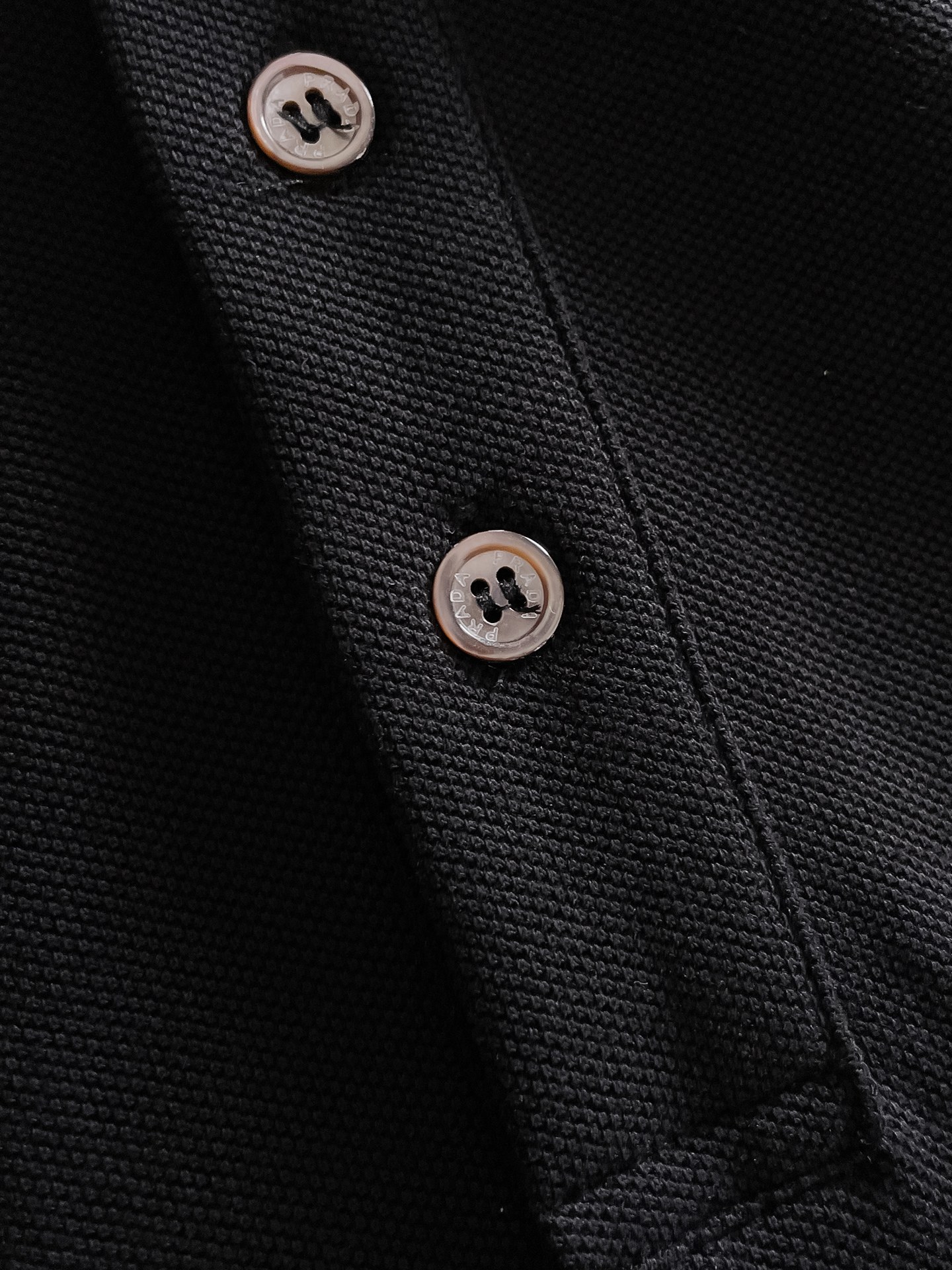 普拉达新款网眼珠地棉布翻领短Tee，男士经典标识刺绣商务休闲短袖Polo衫，客供面料进口100%密织珠地