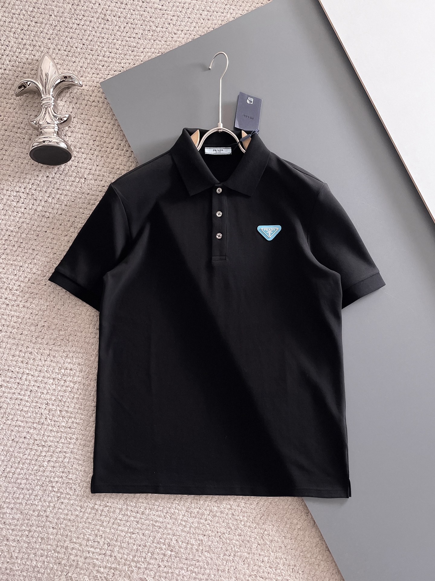 普拉达新款网眼珠地棉布翻领短Tee，男士经典标识刺绣商务休闲短袖Polo衫，客供面料进口100%密织珠地
