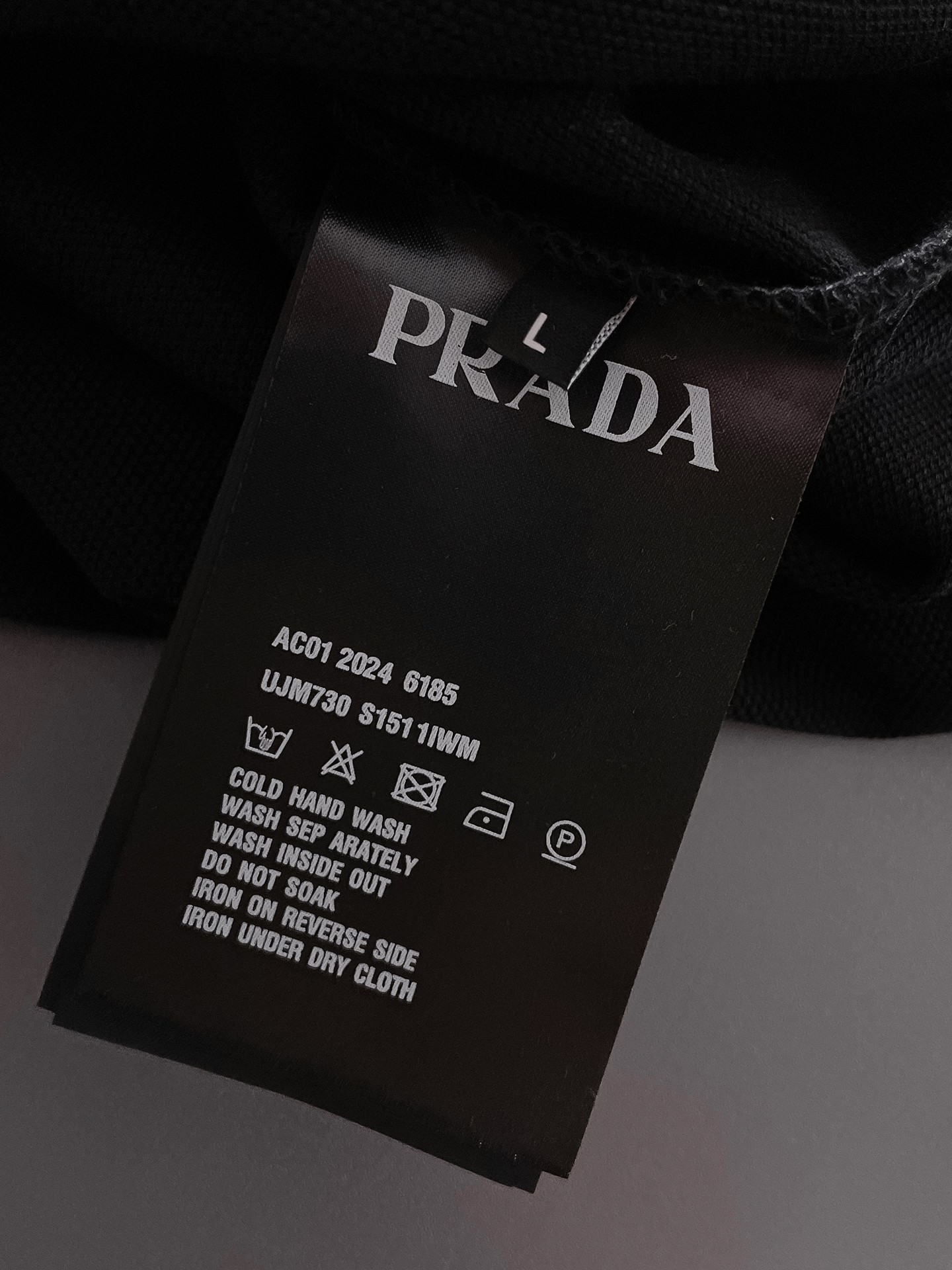 普拉达新款网眼珠地棉布翻领短Tee，男士经典标识刺绣商务休闲短袖Polo衫，客供面料进口100%密织珠地