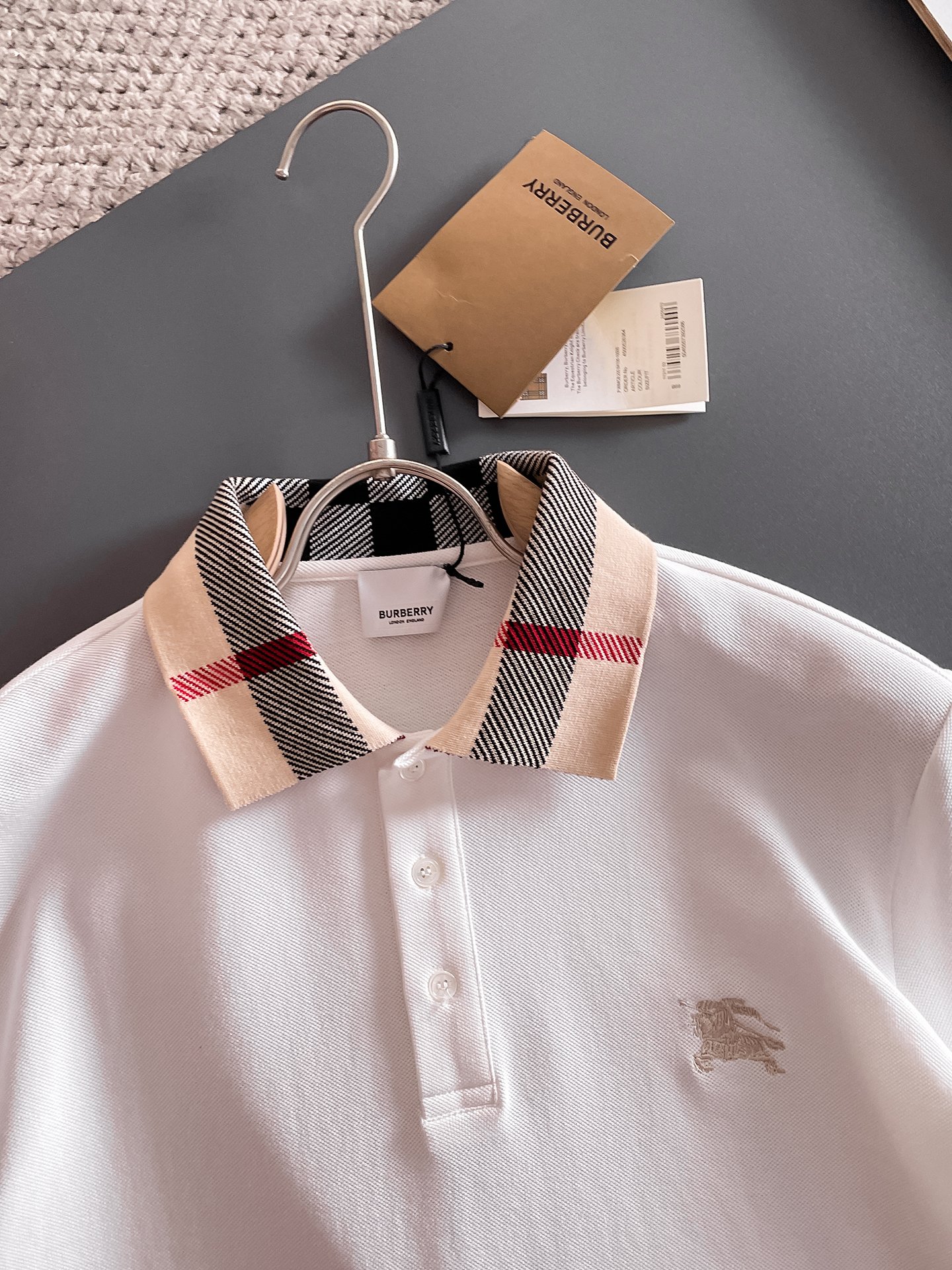 巴宝莉新款网眼珠地棉布翻领短Tee，男士经典标识刺绣商务休闲短袖Polo衫，客供面料进口100%密织珠地