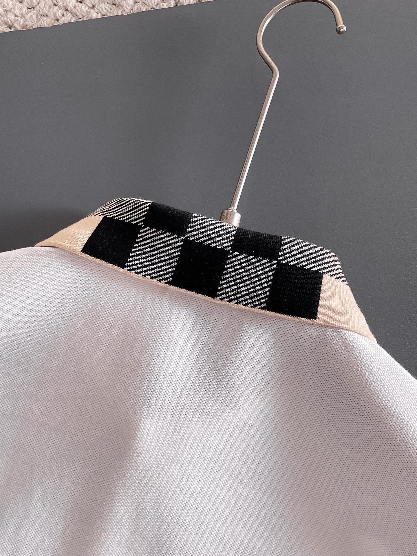 巴宝莉新款网眼珠地棉布翻领短Tee，男士经典标识刺绣商务休闲短袖Polo衫，客供面料进口100%密织珠地