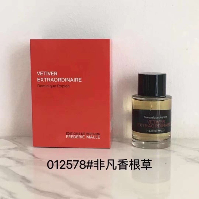 高端品质/95💰
法国德瑞克马尔香水100ml！味道：一轮玫瑰，紫丁香，贵妇肖像，浓缩苦橙，醉人晚香玉，冬之水，狂野麝香，法国情人，夜色玫瑰，非凡香根草，天堂可待，绿野之境，不羁香根，革调玫瑰！