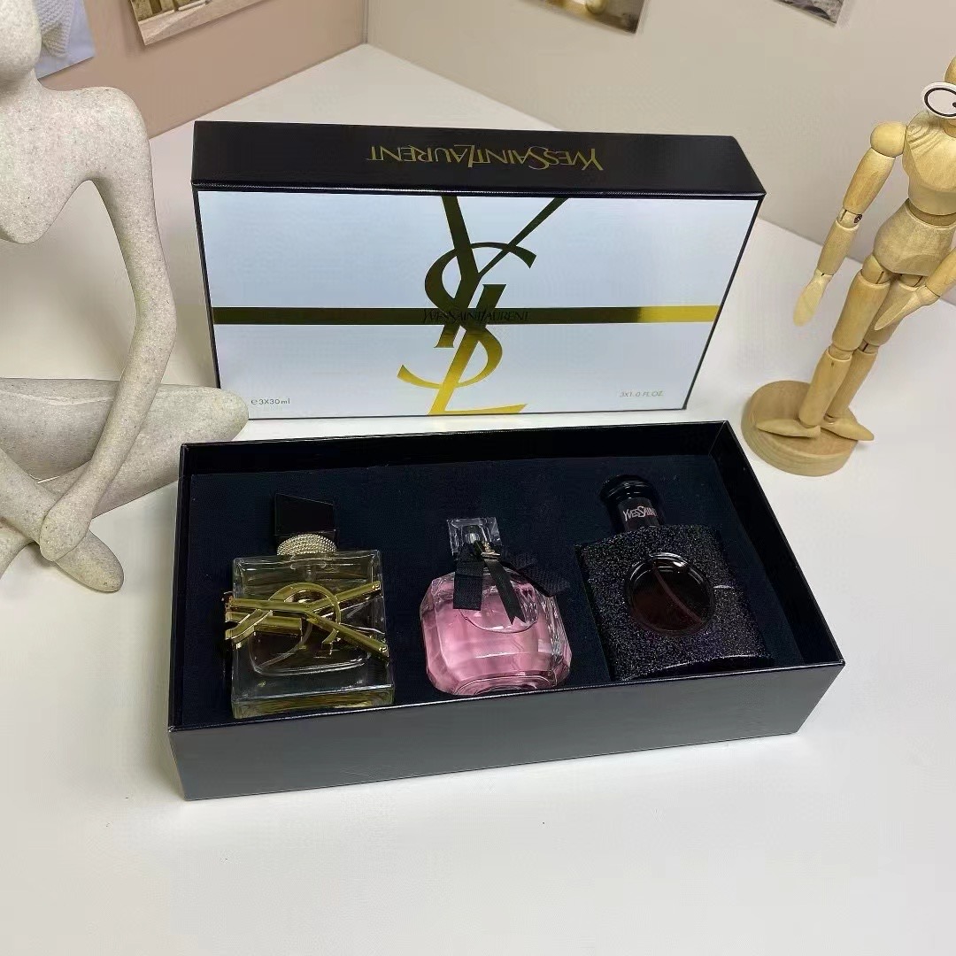 Set de 3 miniaturas de perfume Yves Saint Laurent 30ml en caja blanca! Incluye: 30ml*3 con atomizador. Fragancias: Blac…