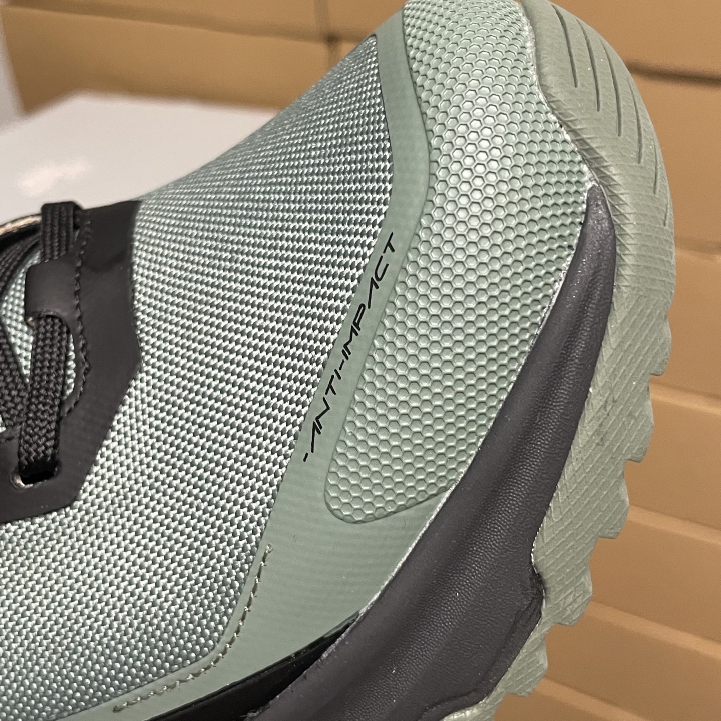 💰280
【莞产顶配】凯乐石界山GTX 鞋带款出货
户外运动 防滑透气 登山徒步鞋
尺码：38-45