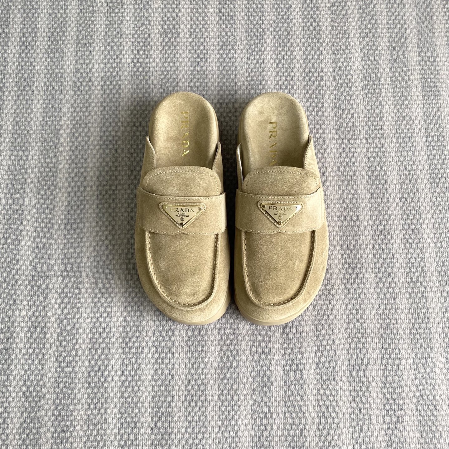 PRADA 半拖 麂皮 樂福鞋型