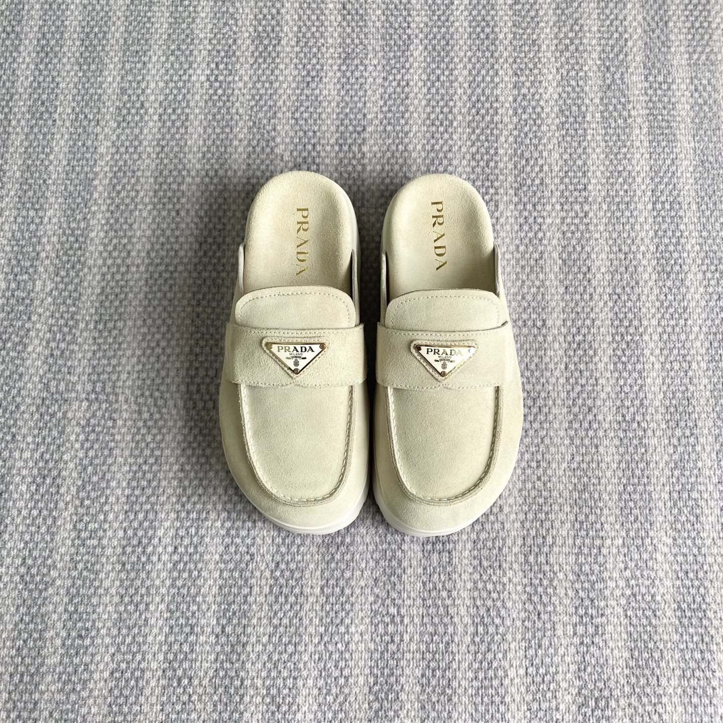PRADA 半拖 羊京 橡膠底