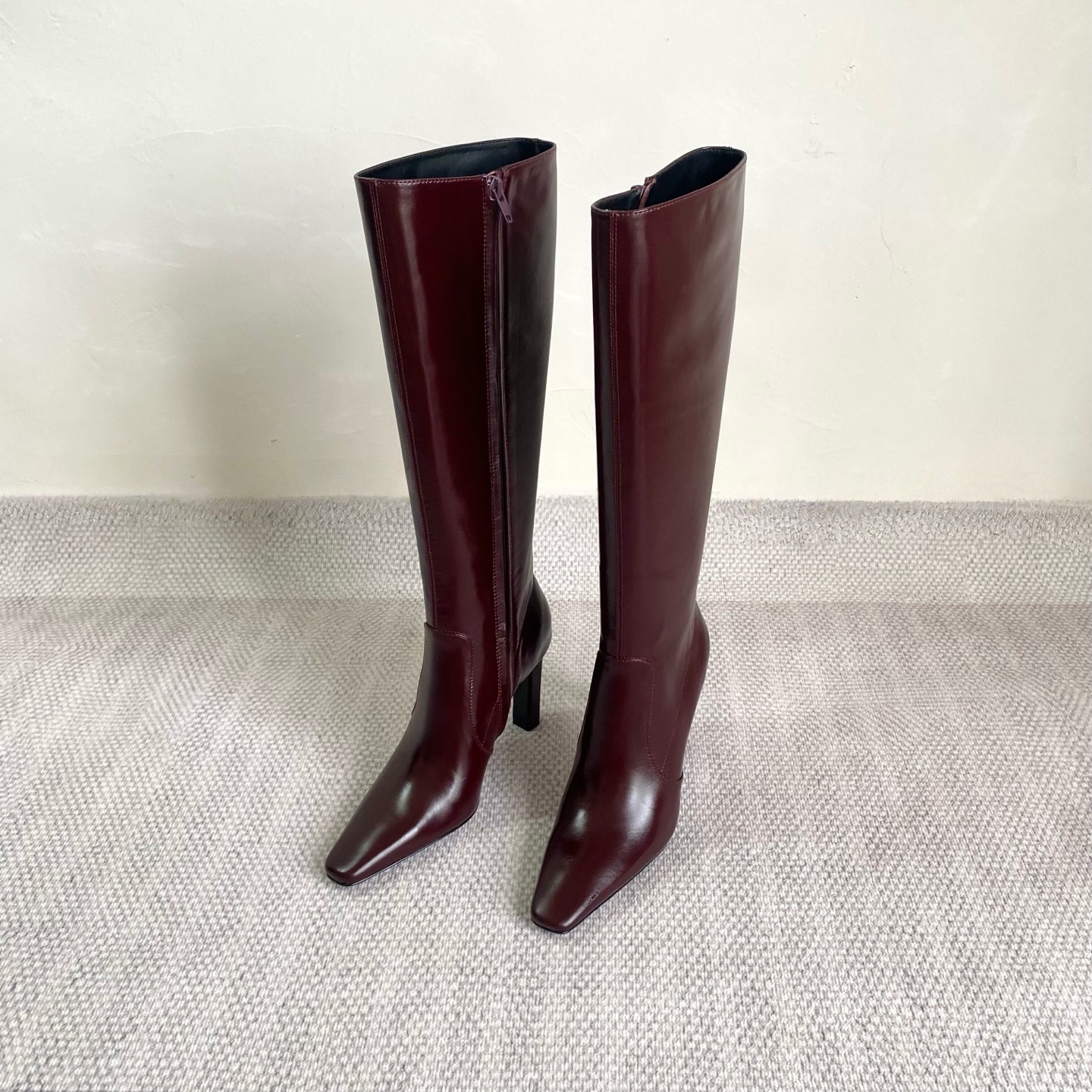 NO:669029,Highly recommended for self-preservation, the highest and most accurate version 'SAINT LAUREN*' '  Imported sheepskin lining, imported genuine leather outsole, heel height 10.5, color black, burgundy, size 35-39 (full set of packaging), boots, saint laurent, saint laurent, boots, sheepskin, Leather soles19860909强荐自留款 正确版最高版本 「SAINT LAUREN*」「 *」25/春夏大热战靴高跟长靴靴超级显瘦高级感满分·高雅性感并存收男也收女的YSL再大胆发力·全新女人刑具 真的值得每一个女性入手（z品全身定制鞋跟、完美一致）全新楦型多对比市面上看图做货的区别哈 鞋面定制进口小牛油蜡皮 内里进口绵羊皮 鞋底进口真皮大底 跟高10.5 颜色黑、酒红 码数35-39（全套包装）,靴子,saint laurent,saint laurent,boots,sheepskin,Leather soles,Women's Shoes