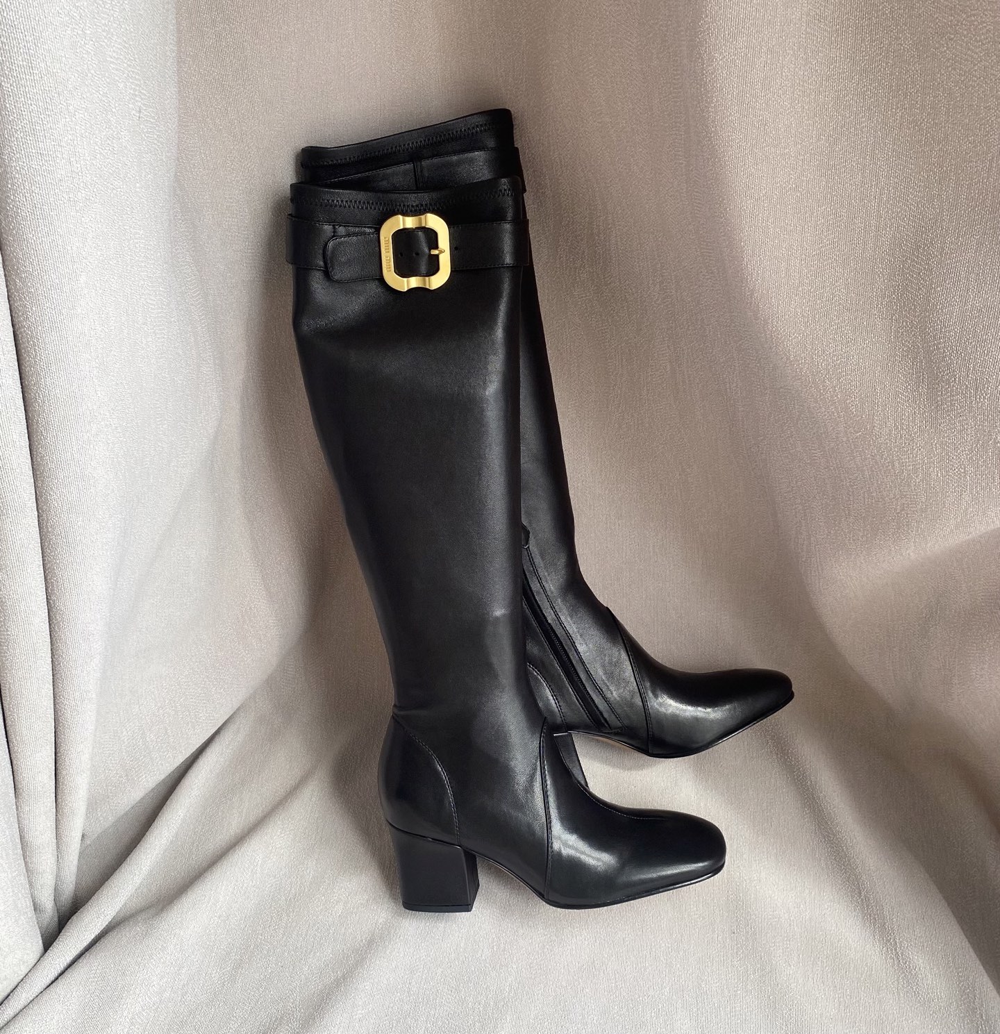 高版本出厂 MiuMiu*缪缪/F026 2025ss秋冬走秀新款高跟过膝长靴弹力靴走秀款出现在各大时装