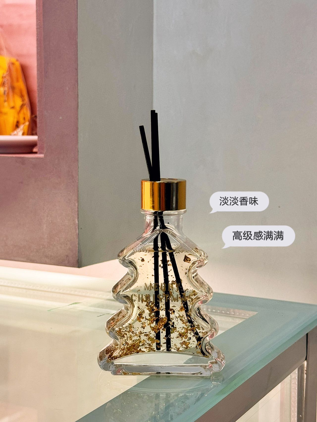 这款圣诞香薰摆件不仅外形精致 2