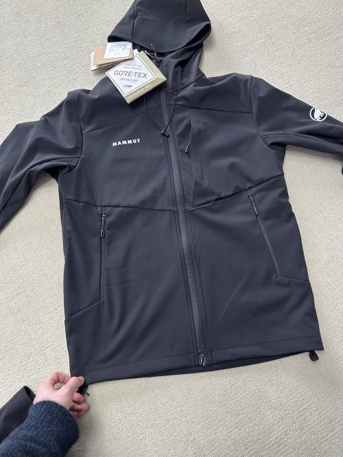 Mammut Gore-Tex Softshell Jacket - Windproof, Breathable, and Versatile 1 Mammut Gore-Tex Softshell Jacket - Windproof, Breathable, and Versatile