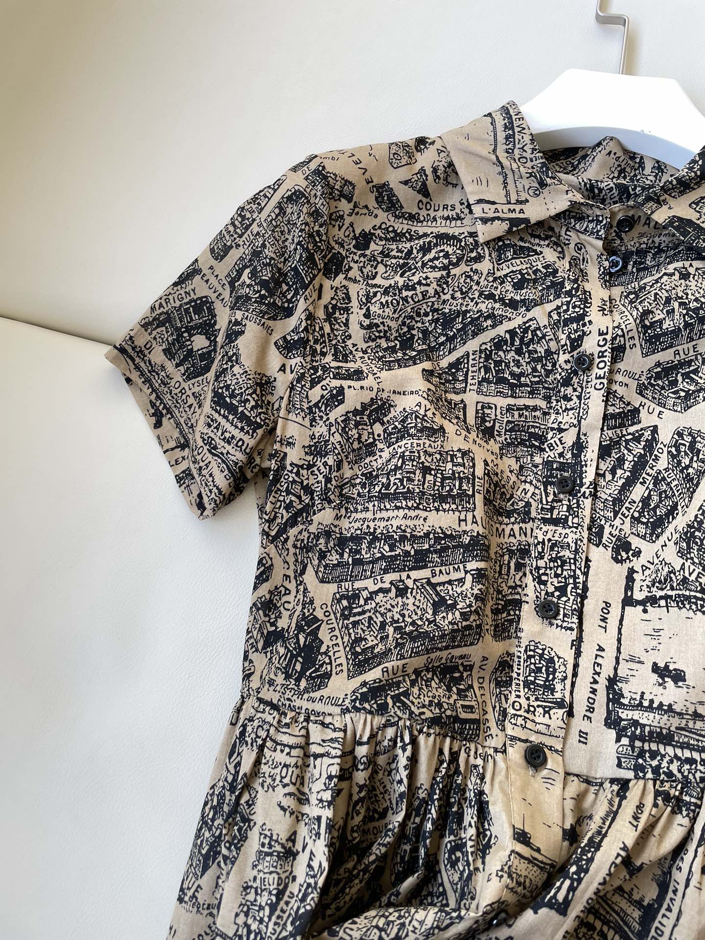 Stylish Parisian Dress Set with CD: Fashionable, Elegant, and Timeless Appeal - 图片 3