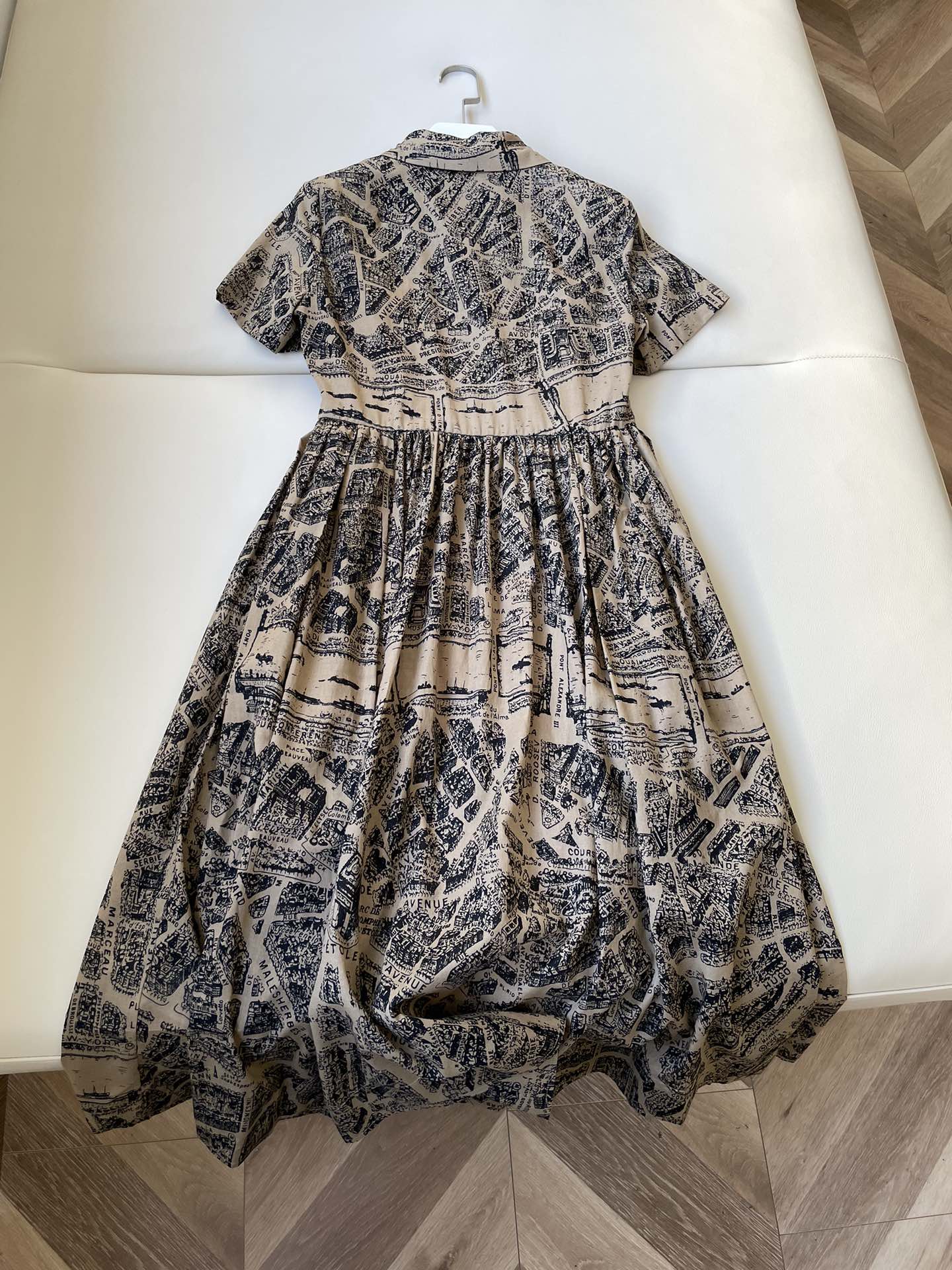 Stylish Parisian Dress Set with CD: Fashionable, Elegant, and Timeless Appeal - 图片 8