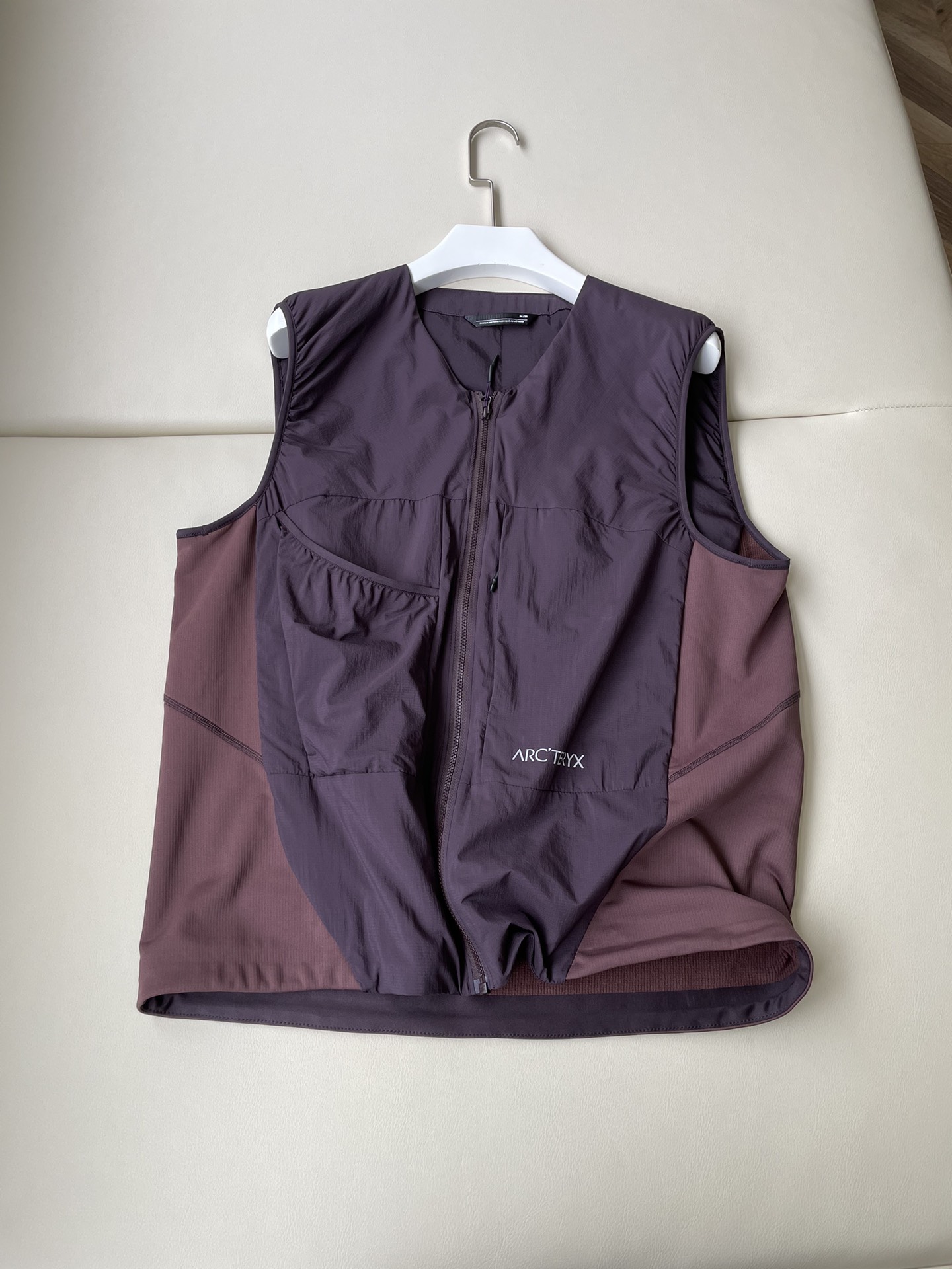 Arcteryx Chexa Mixed Cotton Vest with CoreloftTM Heating for Outdoor Performance - 图片 1