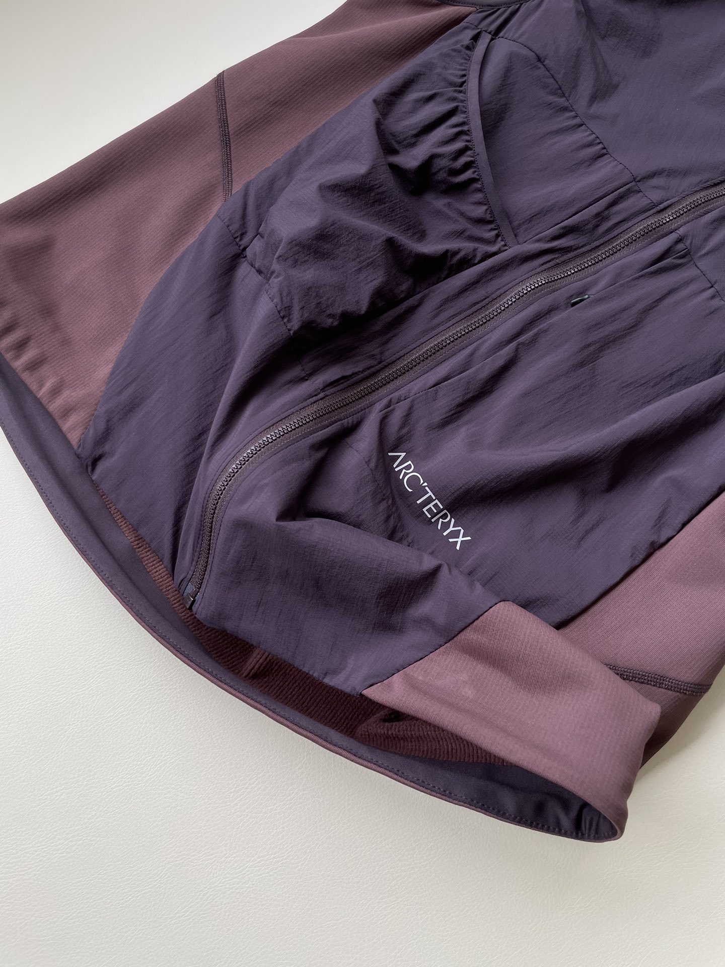 Arcteryx Chexa Mixed Cotton Vest with CoreloftTM Heating for Outdoor Performance - 图片 4