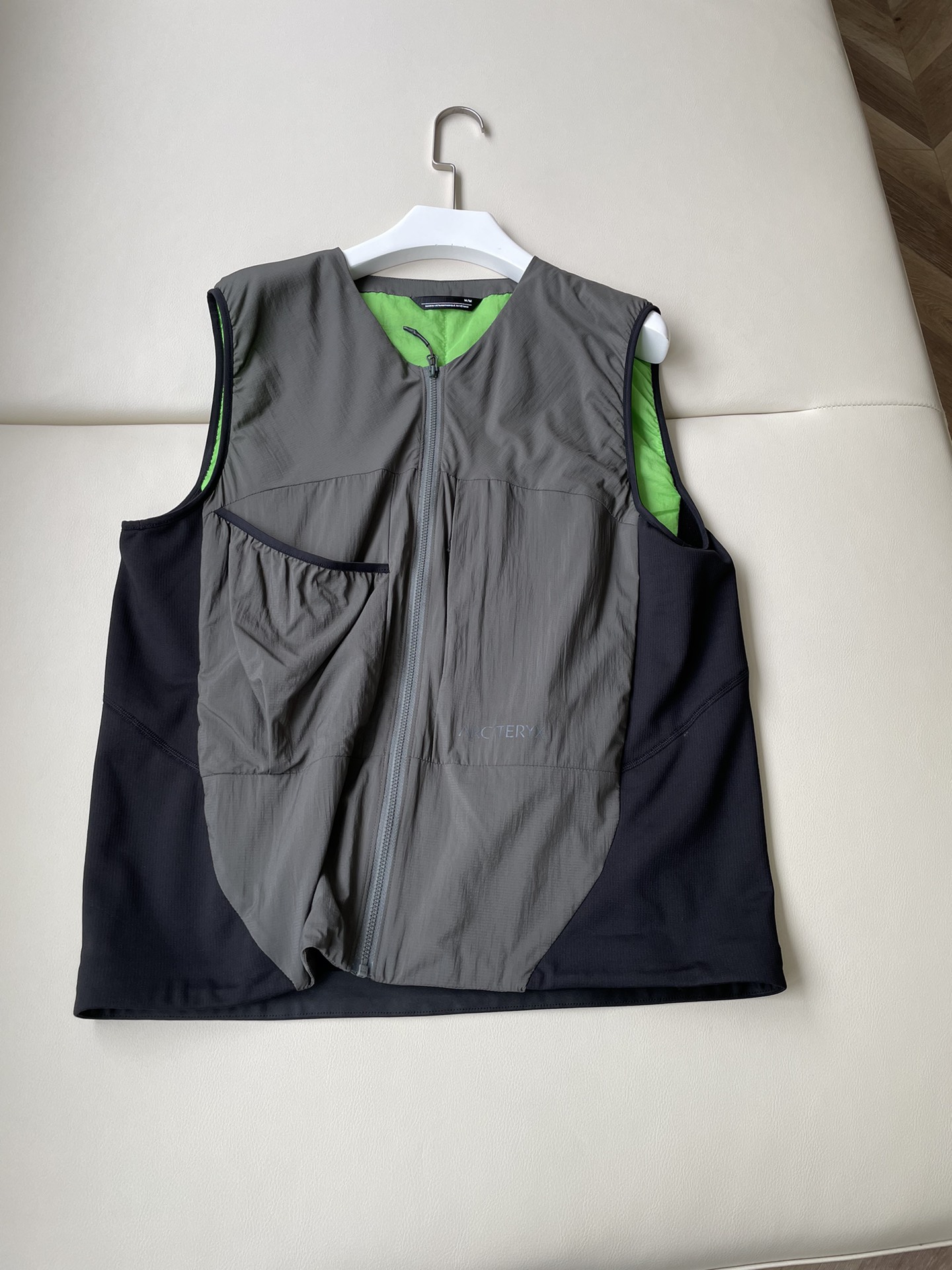 ArcteryxChexa Mixed Cotton Vest: Warm, Ventilated, Flexible Outdoor Essential - 图片 1
