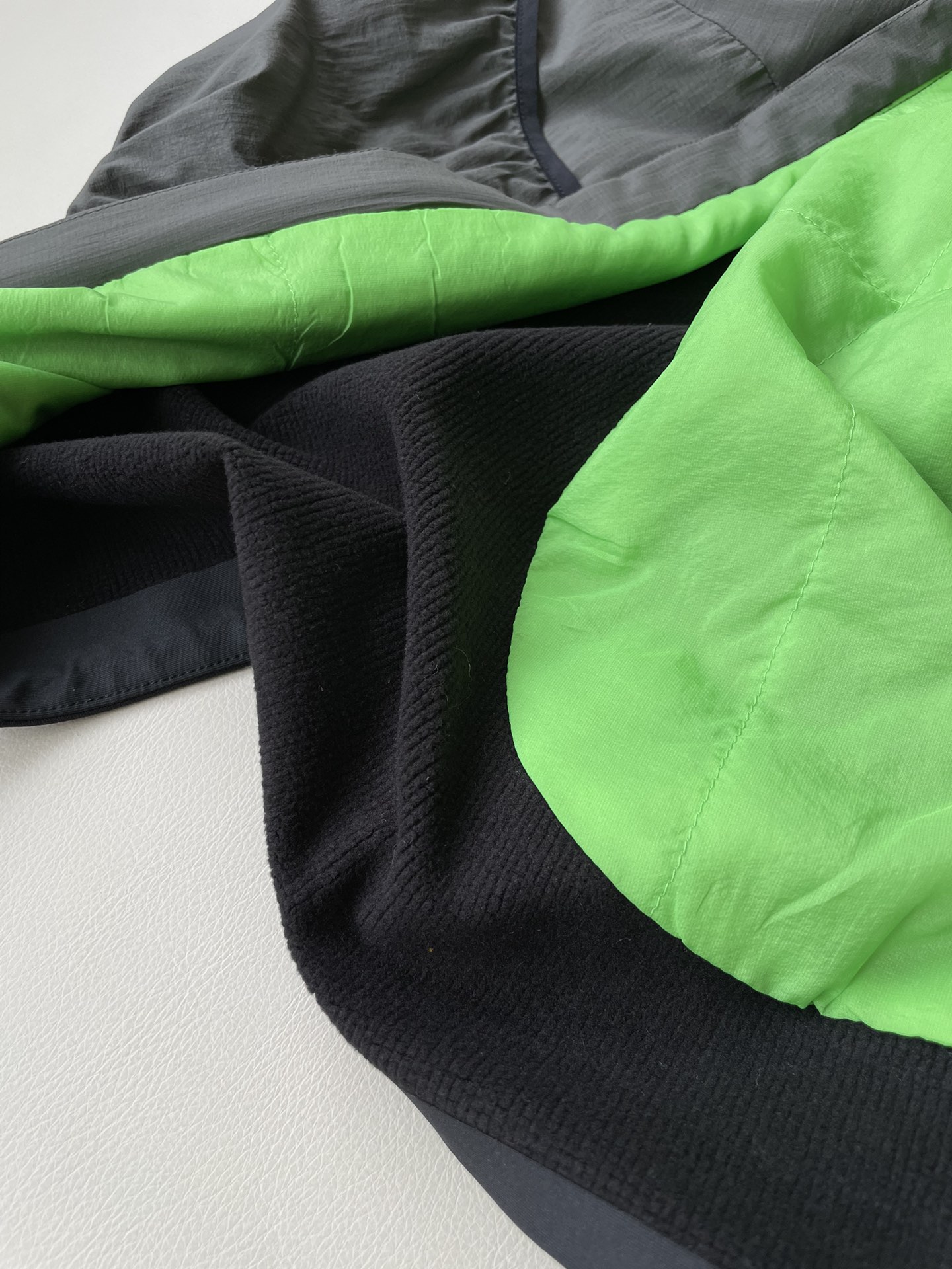 ArcteryxChexa Mixed Cotton Vest: Warm, Ventilated, Flexible Outdoor Essential - 图片 6