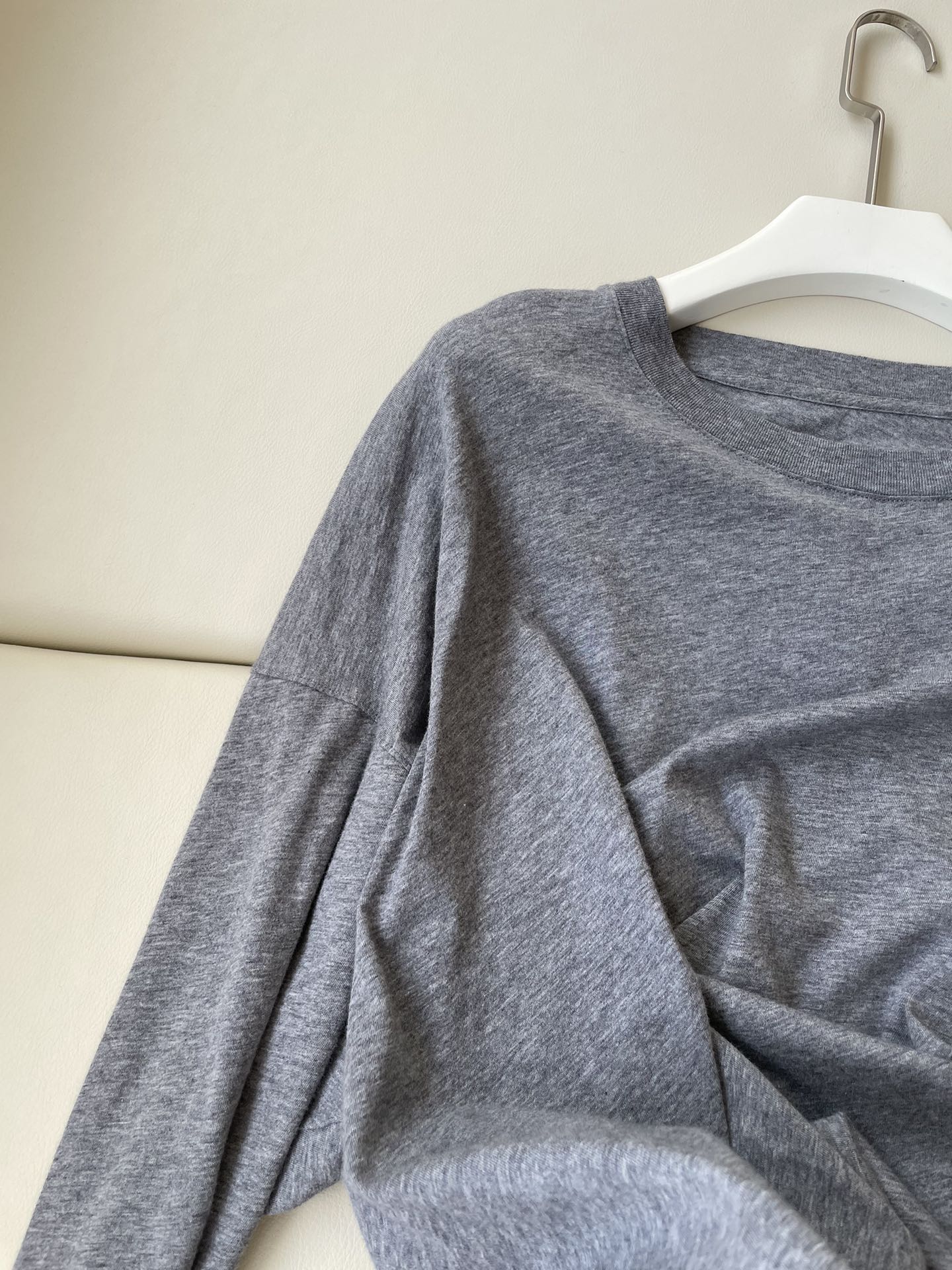 Super-Simplistic Single-Rate Female Suit for All Sizes and Styles - 图片 3