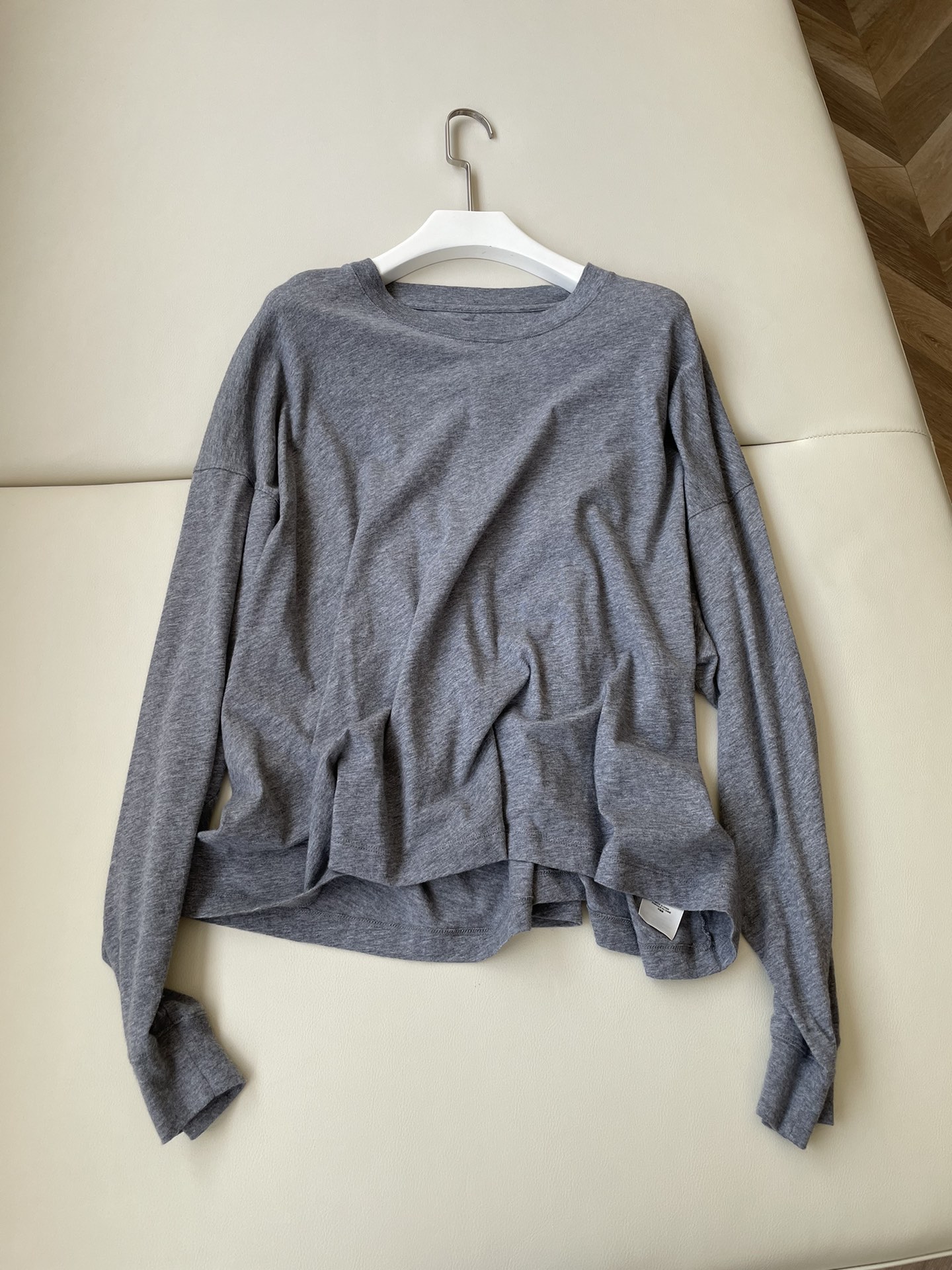 Super-Simplistic Single-Rate Female Suit for All Sizes and Styles - 图片 1