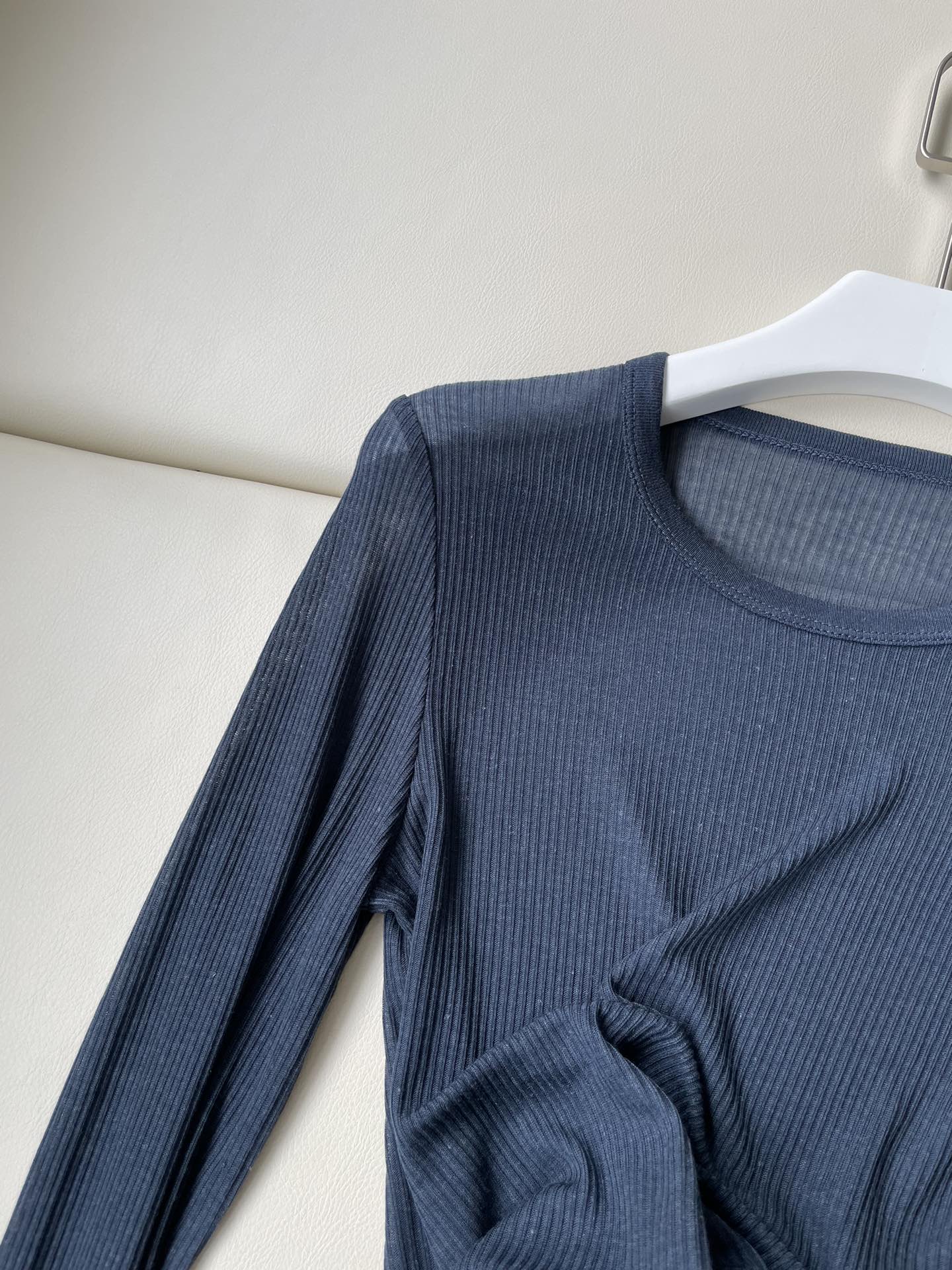 Eco-friendly Bamboo and Silk Blend Female Suit for Morning Wear - 图片 3