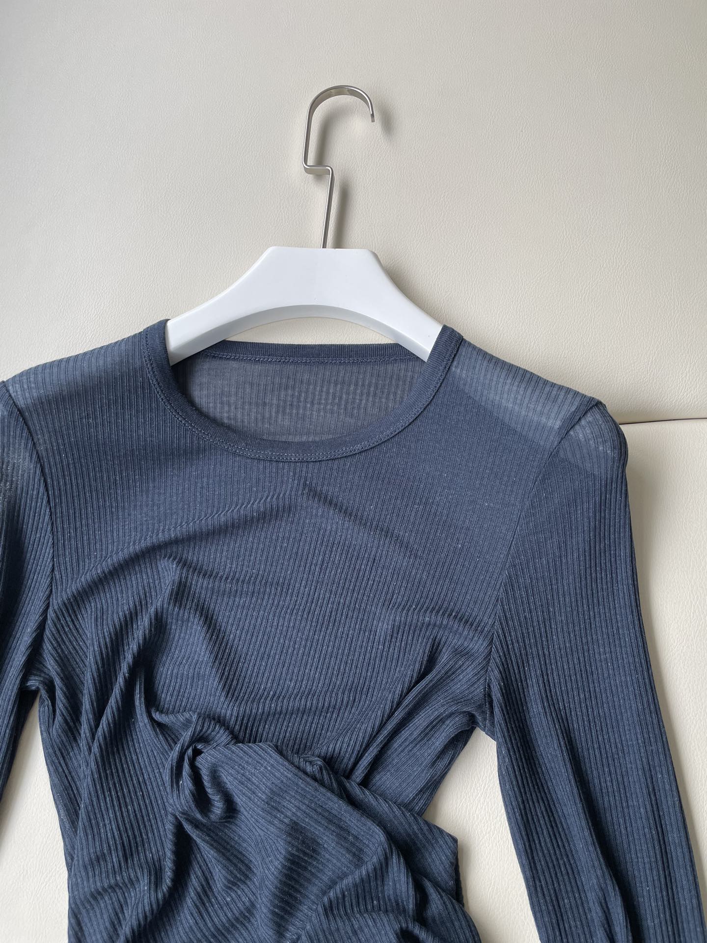 Eco-friendly Bamboo and Silk Blend Female Suit for Morning Wear - 图片 2
