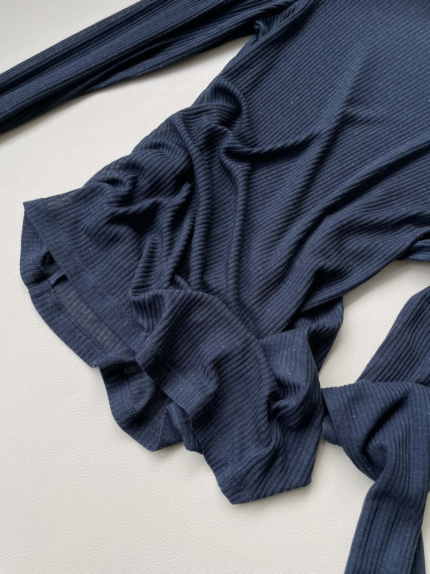Eco-friendly Bamboo and Silk Blend Female Suit for Morning Wear - 图片 4