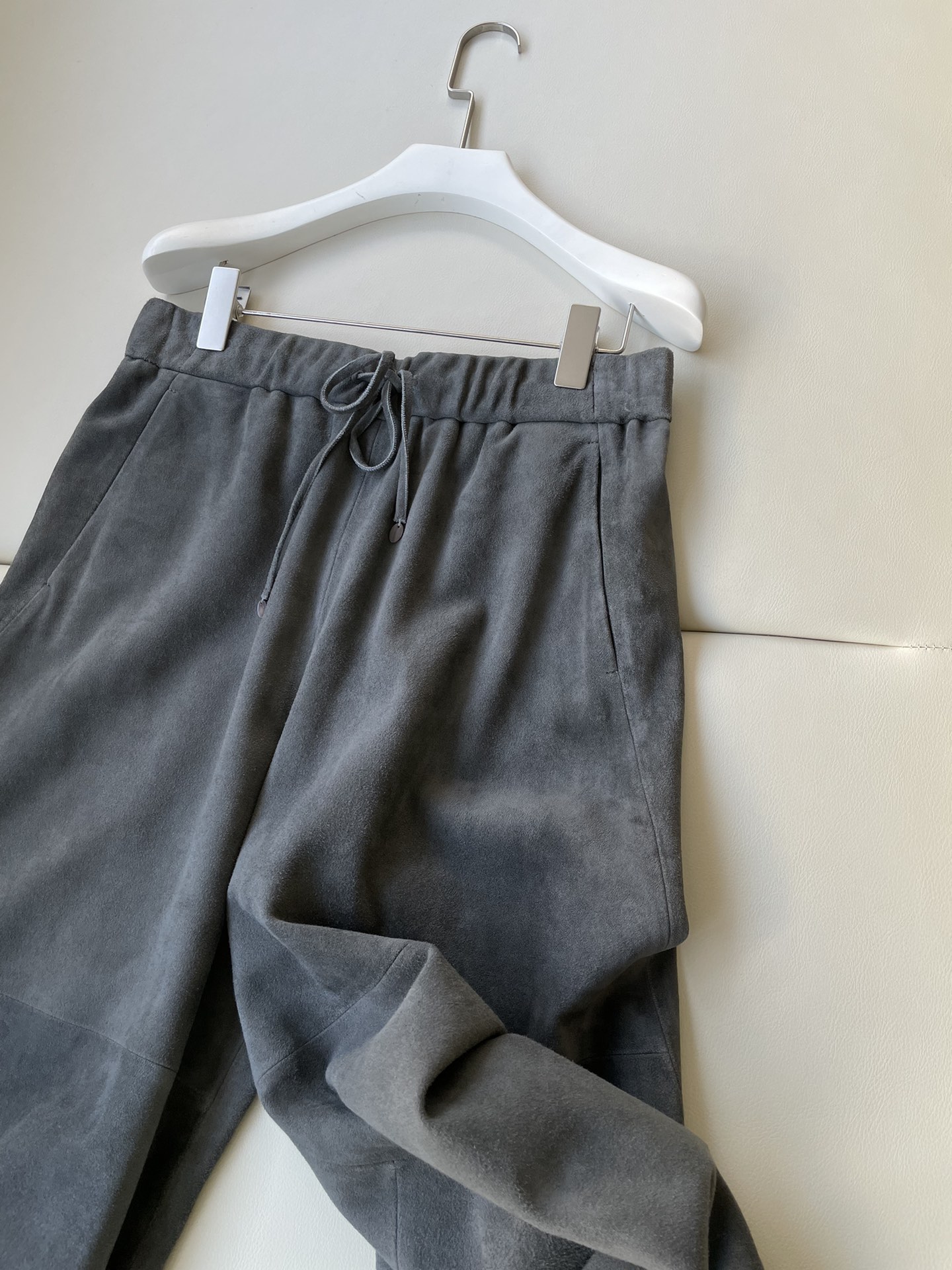 GilSander Sheephead Antifluorinated Leather Suit with Broad-Legged Pants - 图片 2