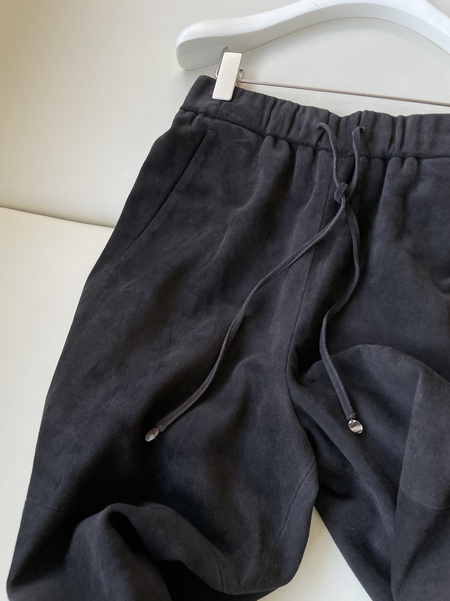 GilSander’s Antifluorinated Sheephead Leather Female Suit with Broad-legged Pants - 图片 3