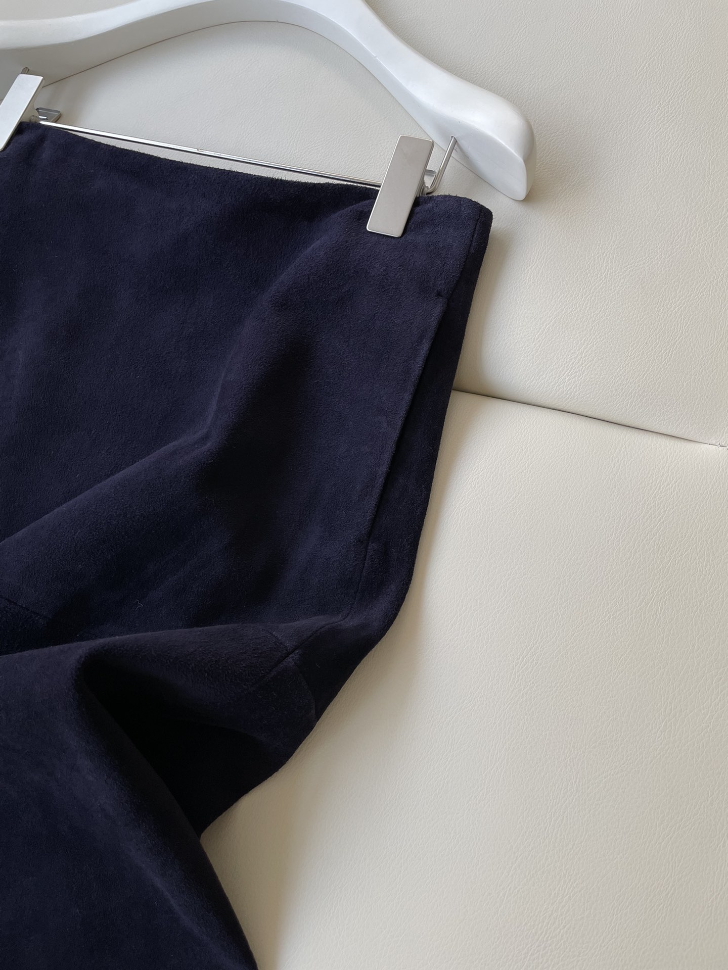 Luxurious Sheep-Head Velvet Suit: Elegant, Soft, and Functional for Autumn/Winter Season - 图片 4