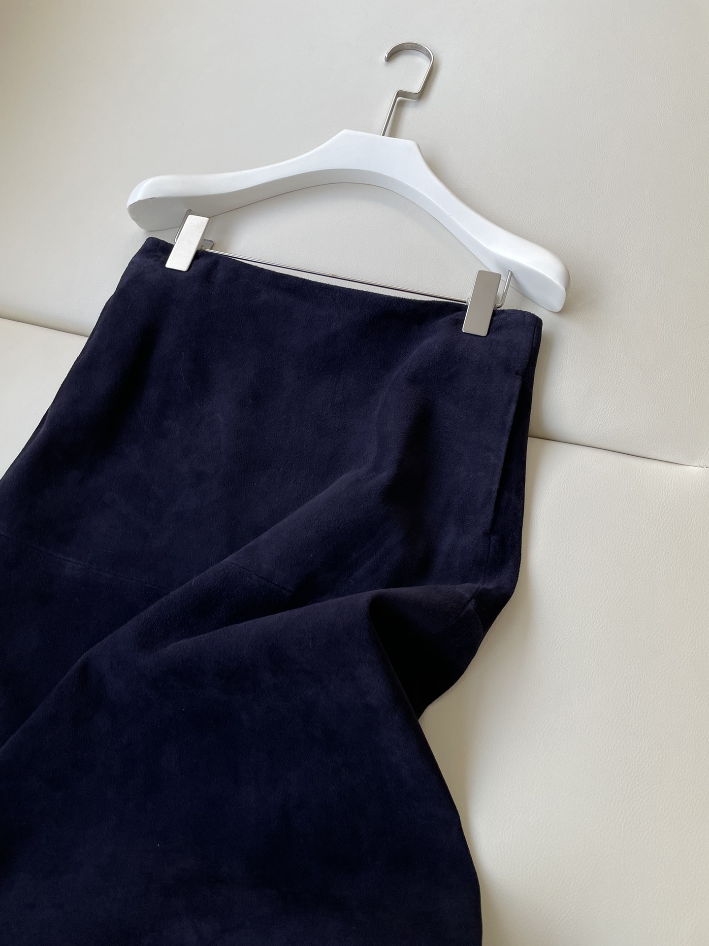 Luxurious Sheep-Head Velvet Suit: Elegant, Soft, and Functional for Autumn/Winter Season - 图片 2