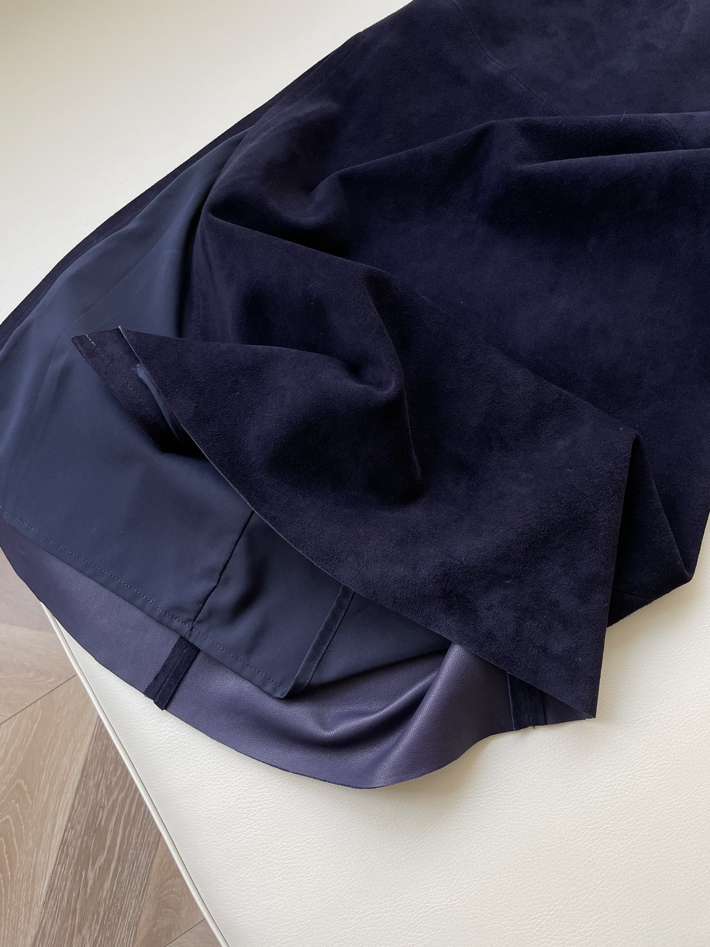 Luxurious Sheep-Head Velvet Suit: Elegant, Soft, and Functional for Autumn/Winter Season - 图片 3