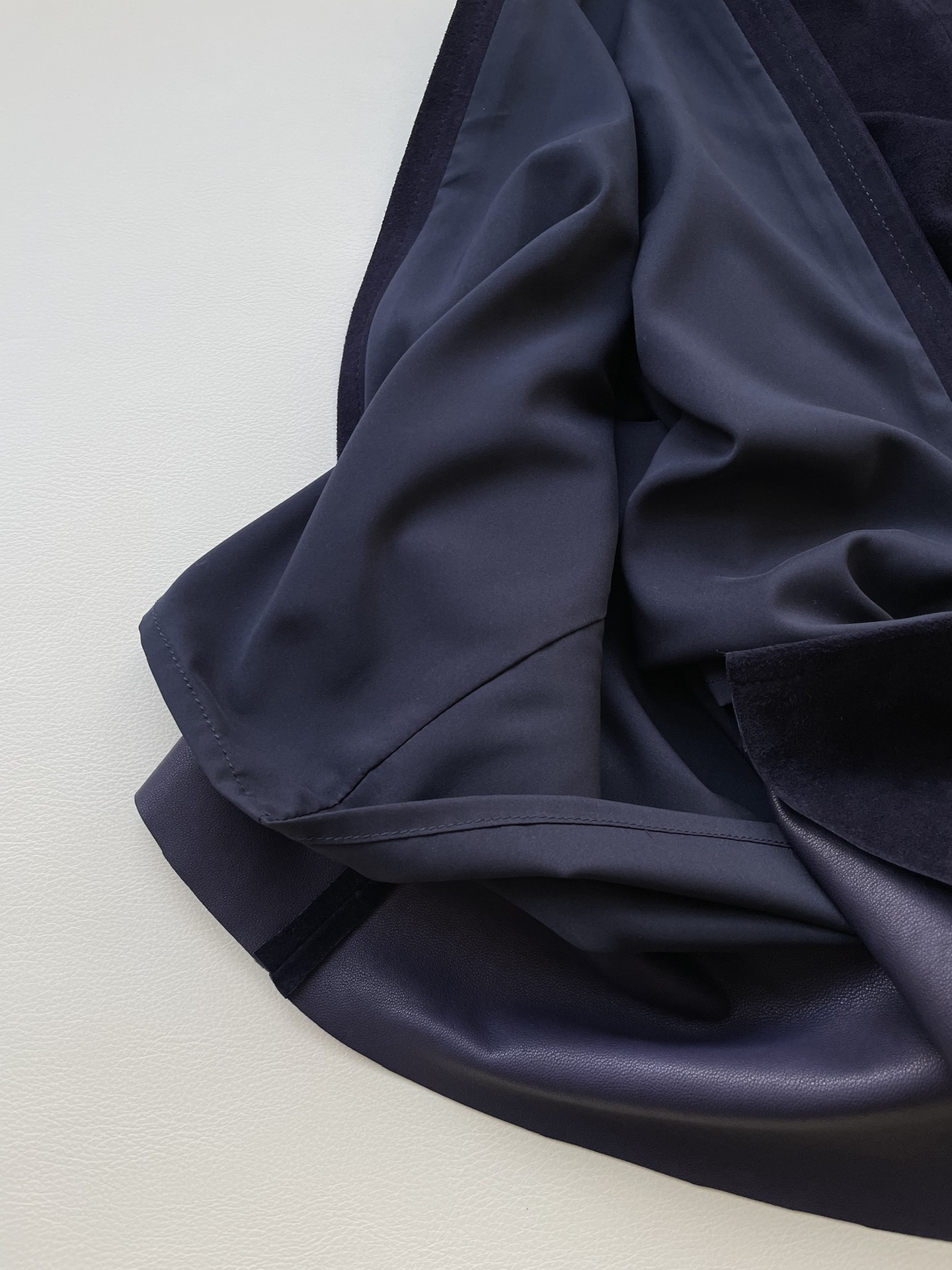 Luxurious Sheep-Head Velvet Suit: Elegant, Soft, and Functional for Autumn/Winter Season - 图片 7