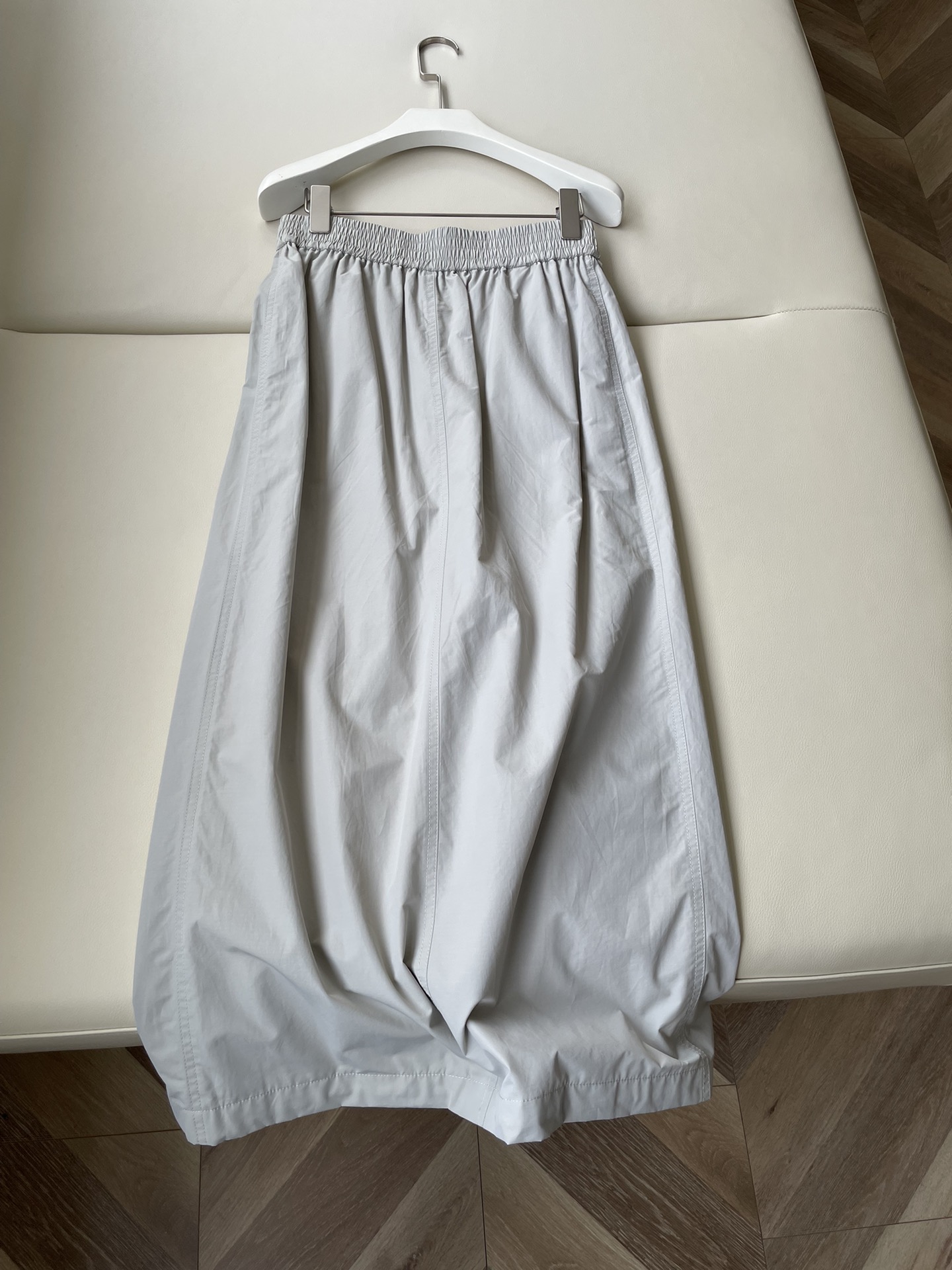 Moncler Hills Custom Gray Dress: Waterproof, Flexible, and Stylish Outdoor Wear. - 图片 8