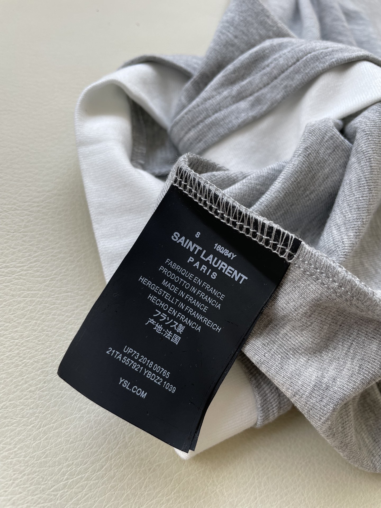 Fashionable Single-Size Female Suit with YSL T-Shirt: Stylish, Comfortable, and Versatile - 图片 6