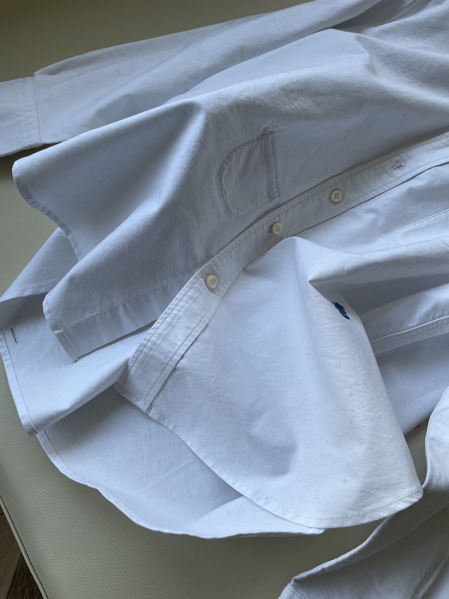 Modern Supima Aloha Shirt: Comfortable and Durable Female Suit with Sea Horse Print - 图片 4