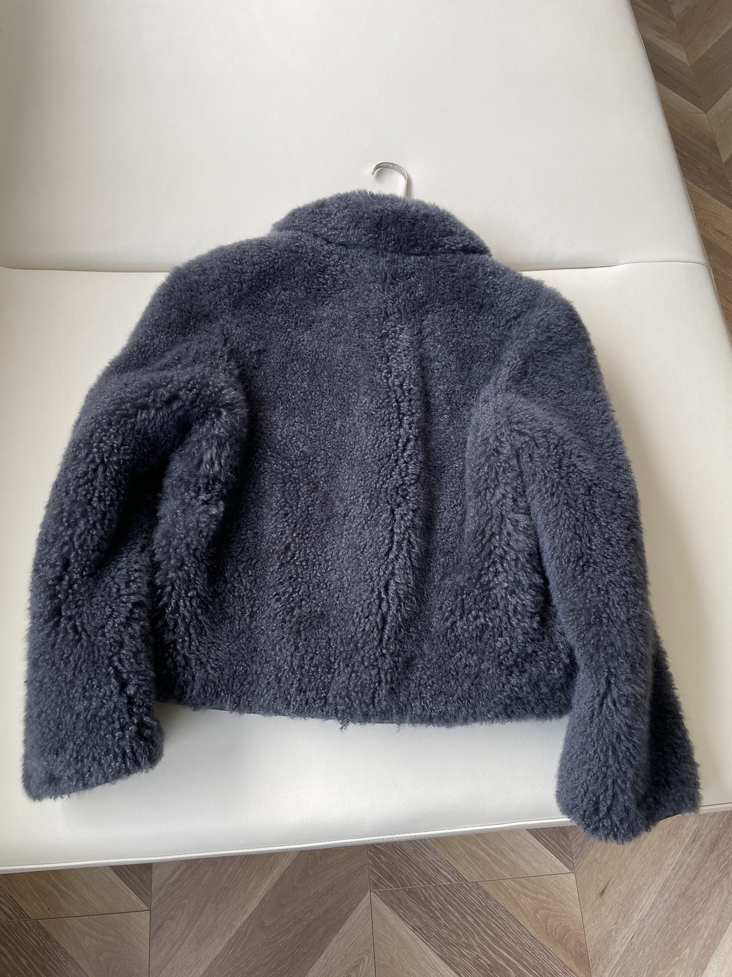 Luxurious Italian Velvet Fur Jacket with Fine Baby Goat Hair – Limited Edition - 图片 8