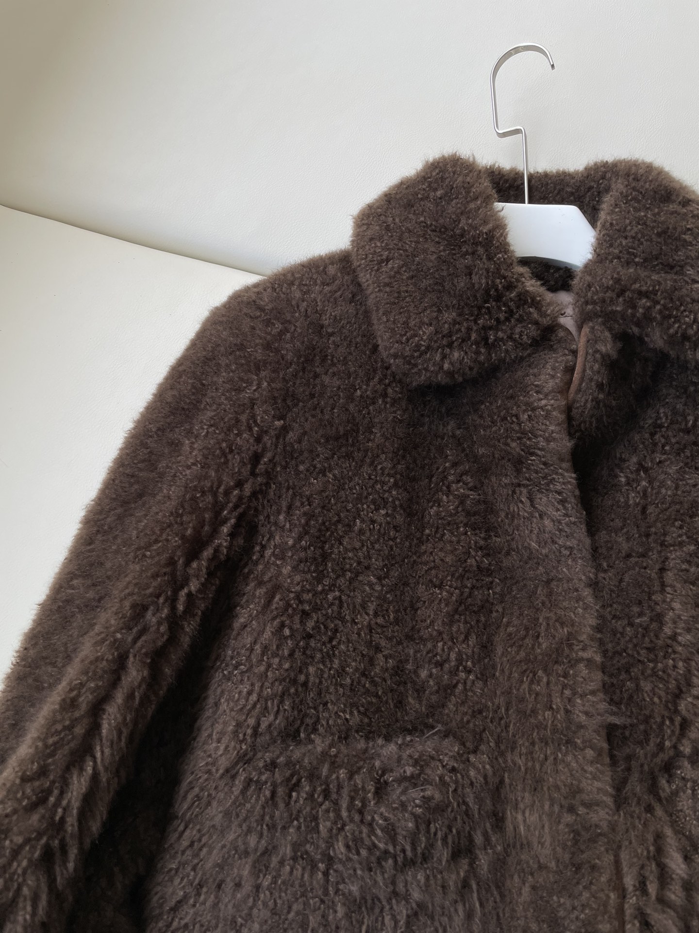 Luxurious Italian Velvet Fur Jacket with Rare Baby Goat Hair Pairing - 图片 3
