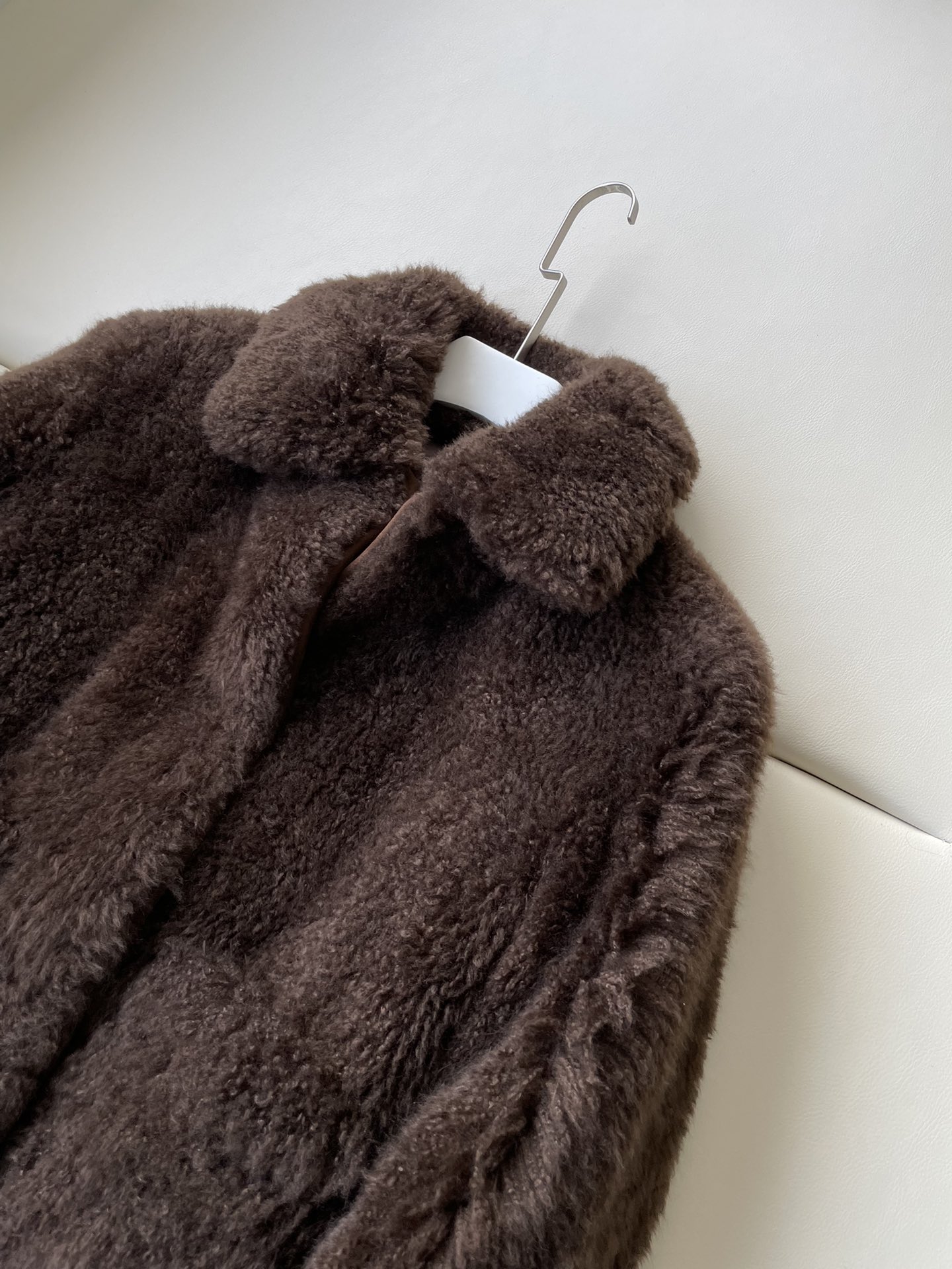 Luxurious Italian Velvet Fur Jacket with Rare Baby Goat Hair Pairing - 图片 2