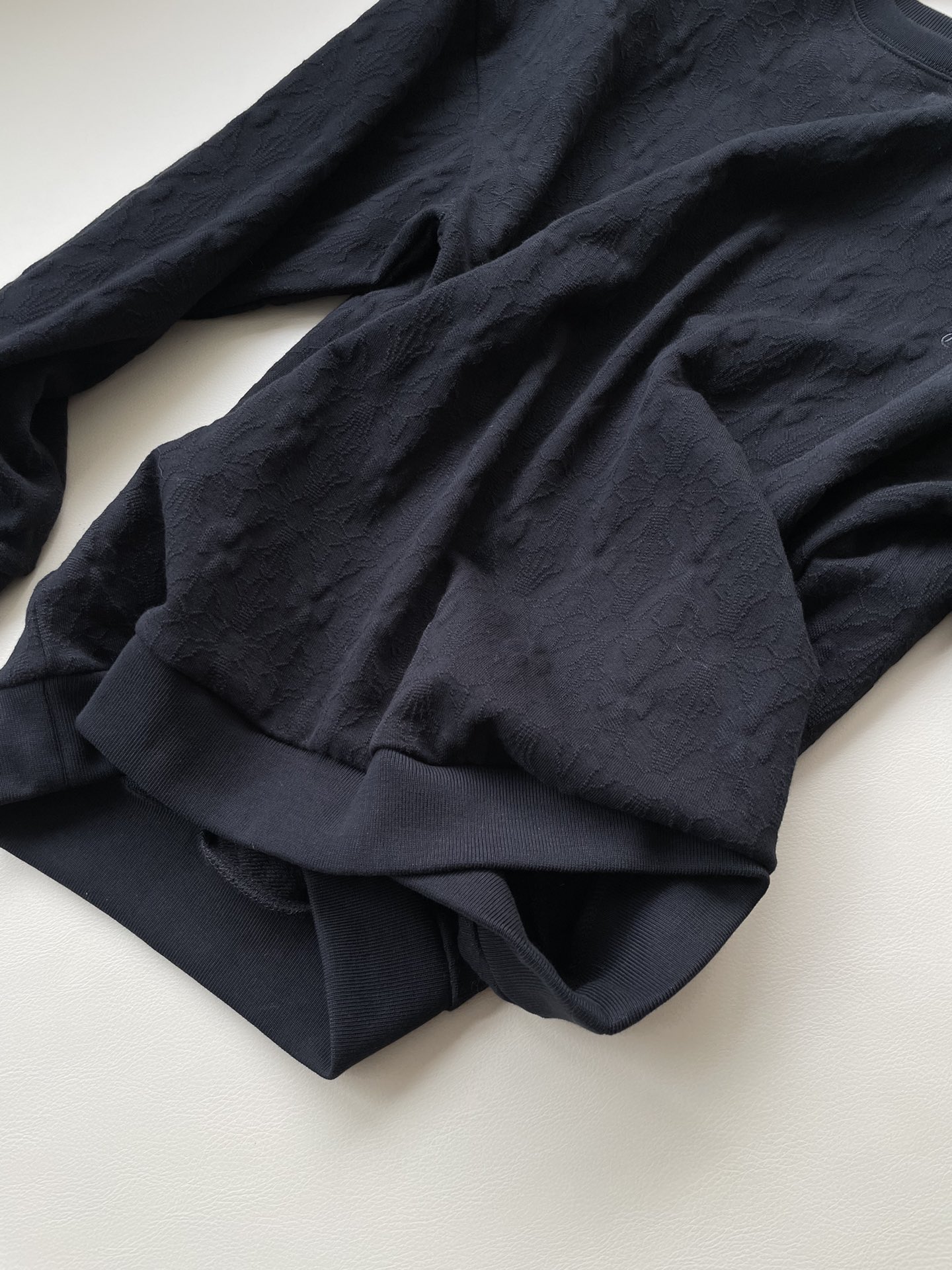 Versatile Unisex Suit with Simple Style, Ideal for All Sizes and Genders. - 图片 4