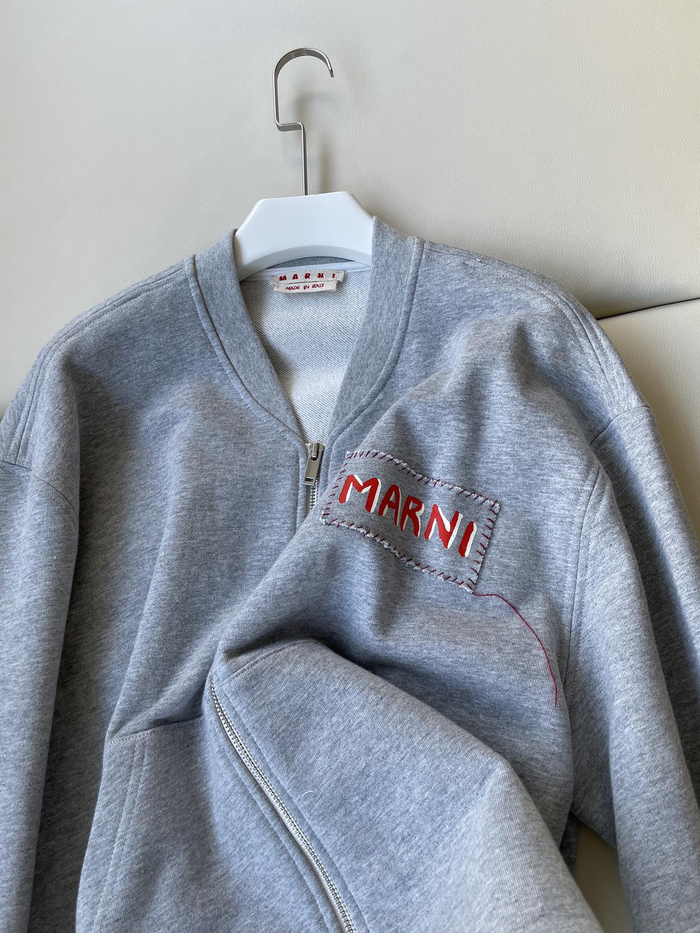 Marni’s Zhang Xing-Hing Single-Rate Female Suit with Security Zipper Jacket, Unisex SML Sizes - 图片 2